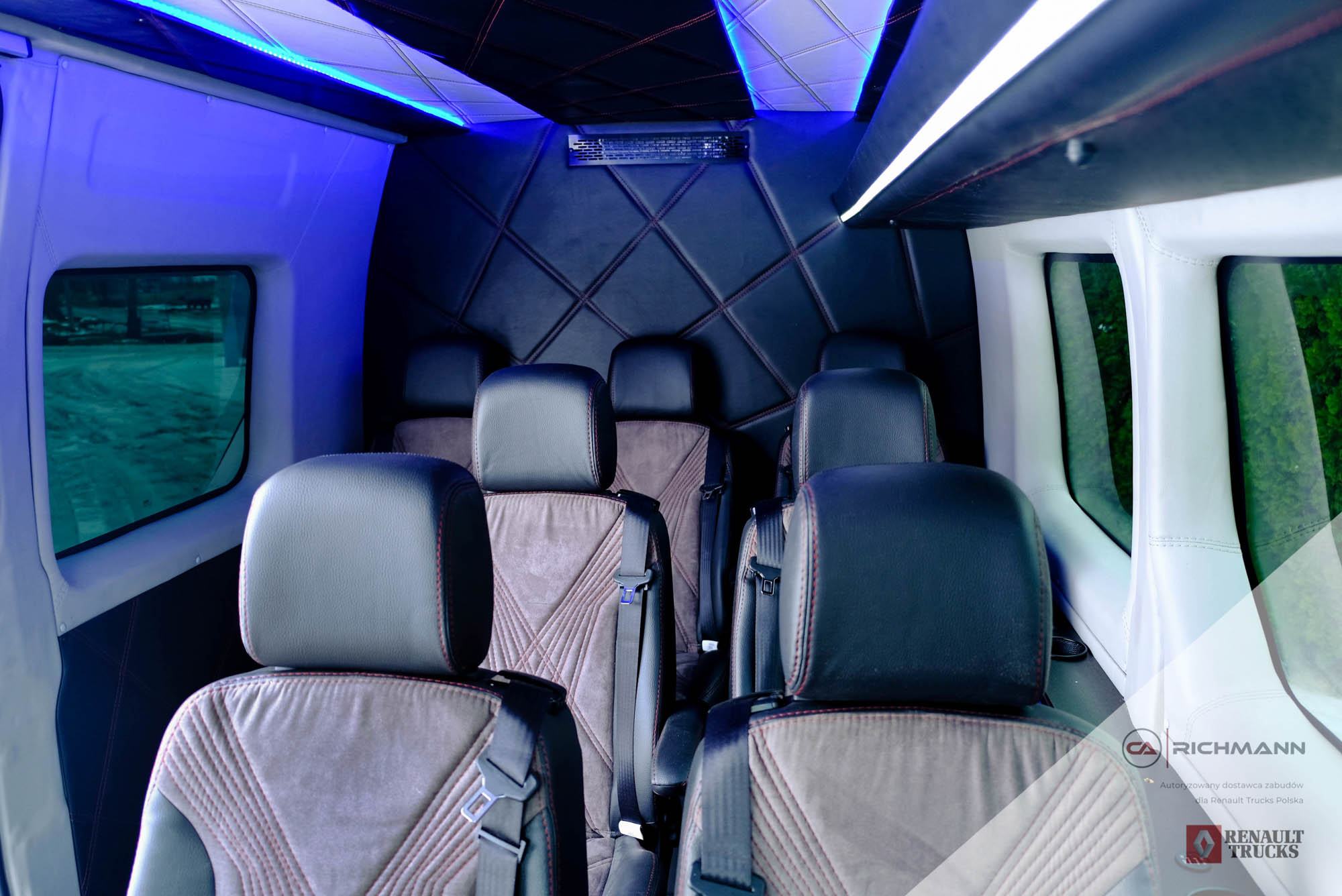 zabudowy busów vip