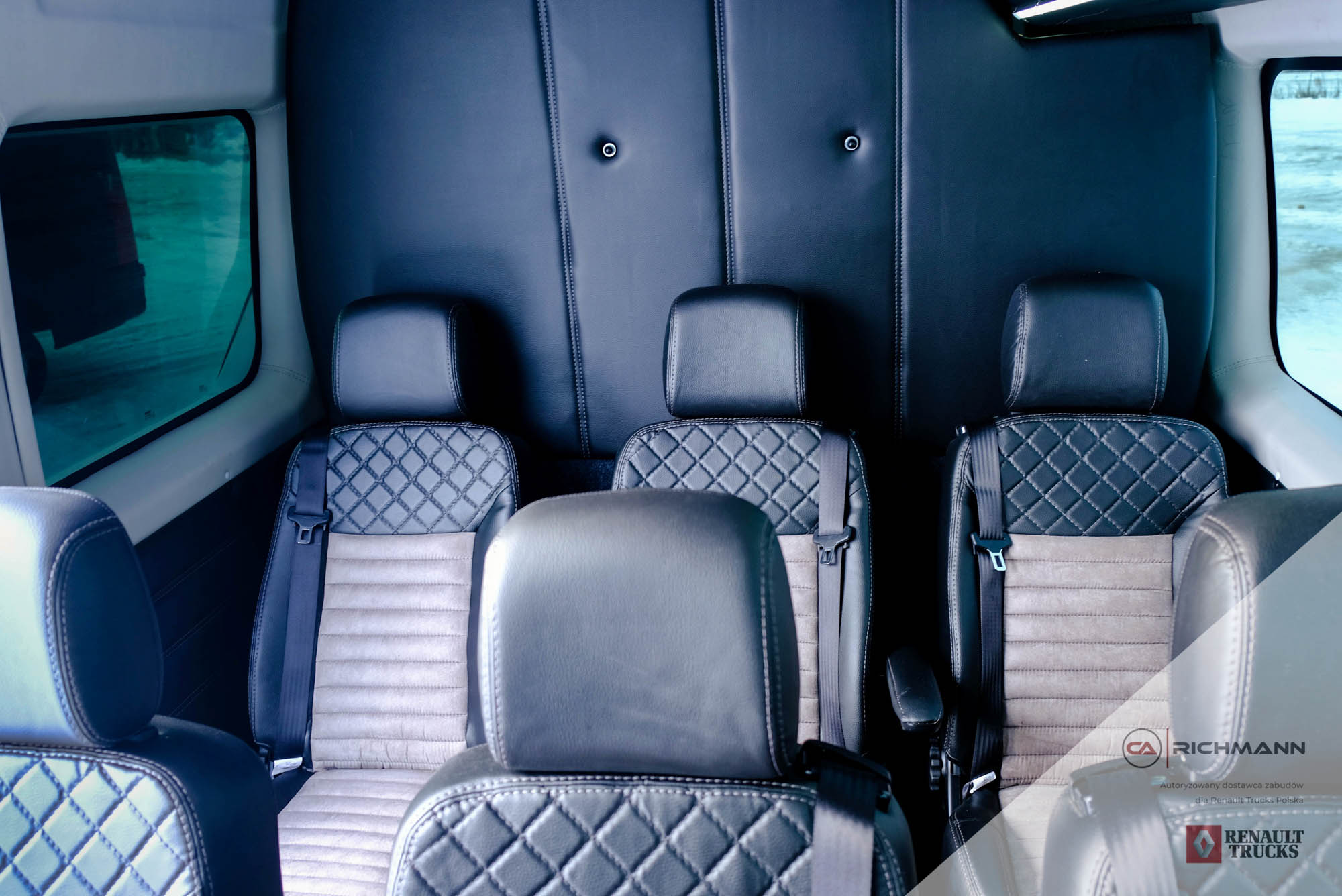 zabudowy busów vip