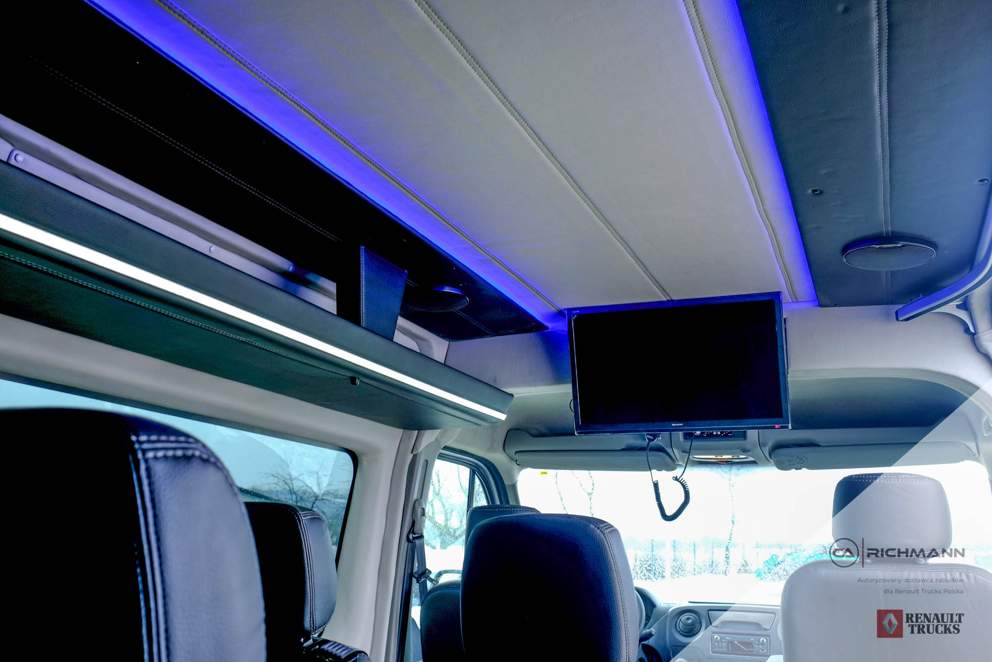 przeróbki busów na kampery