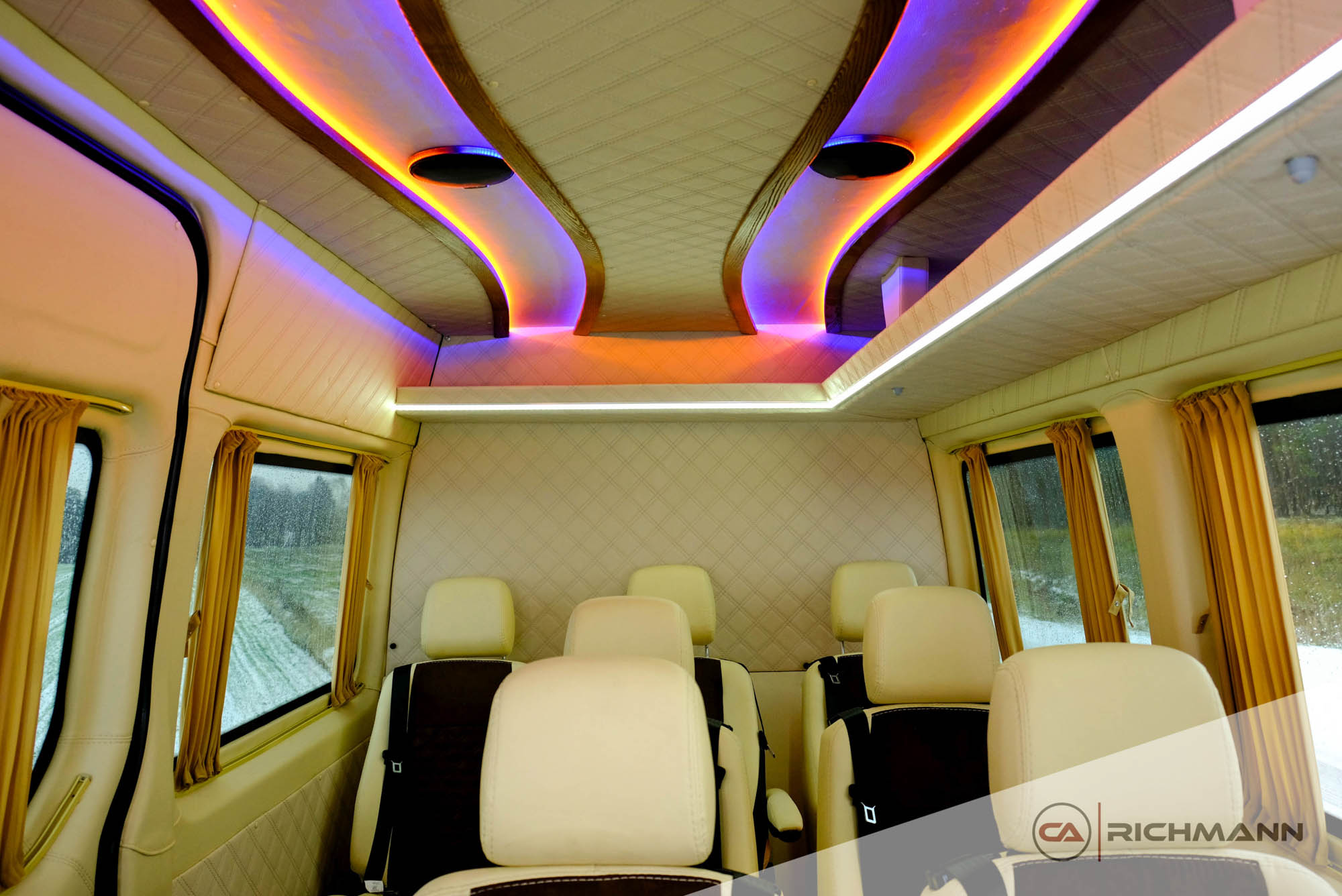 zabudowa busów vip
