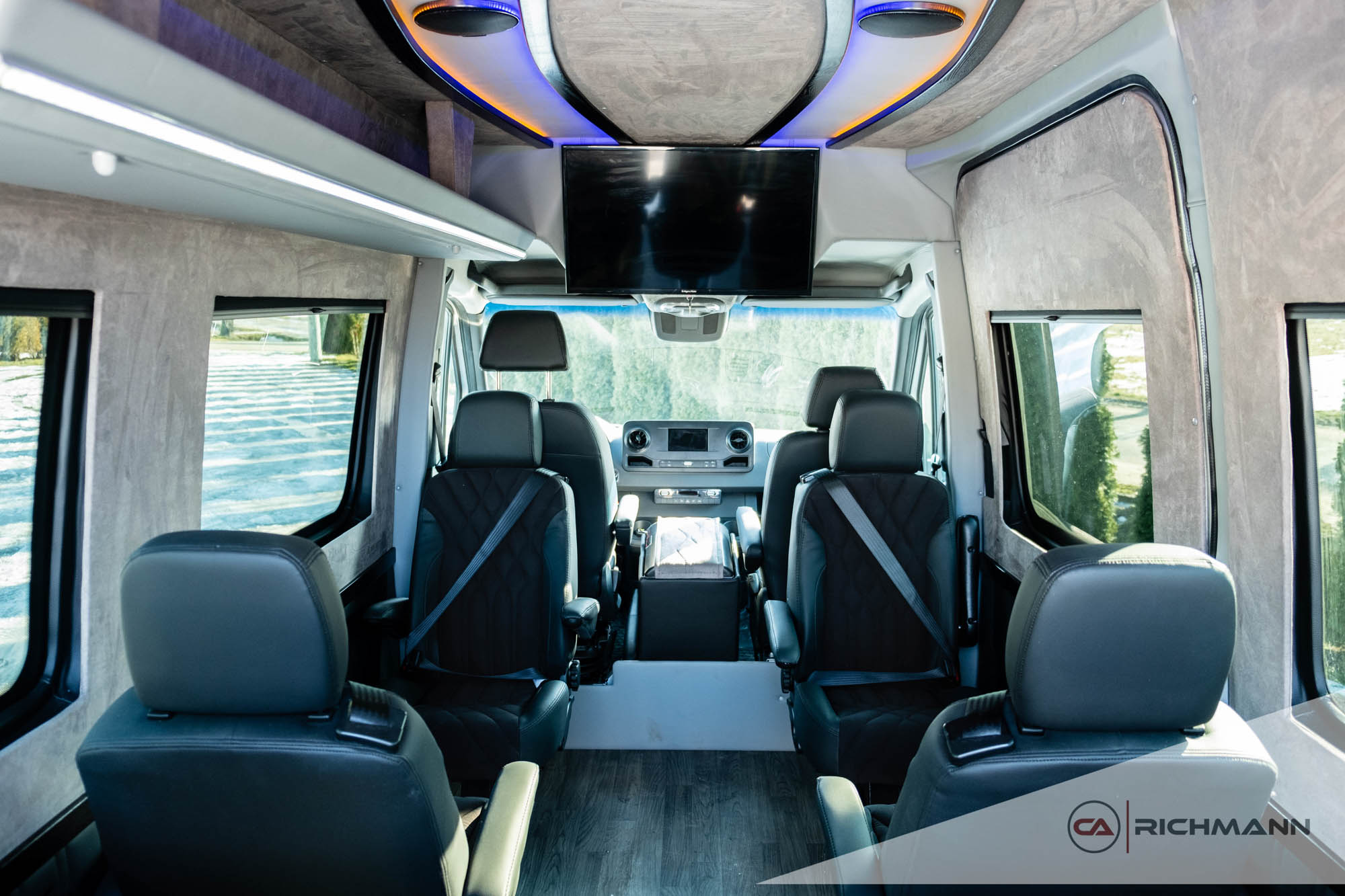 zabudowy busów vip