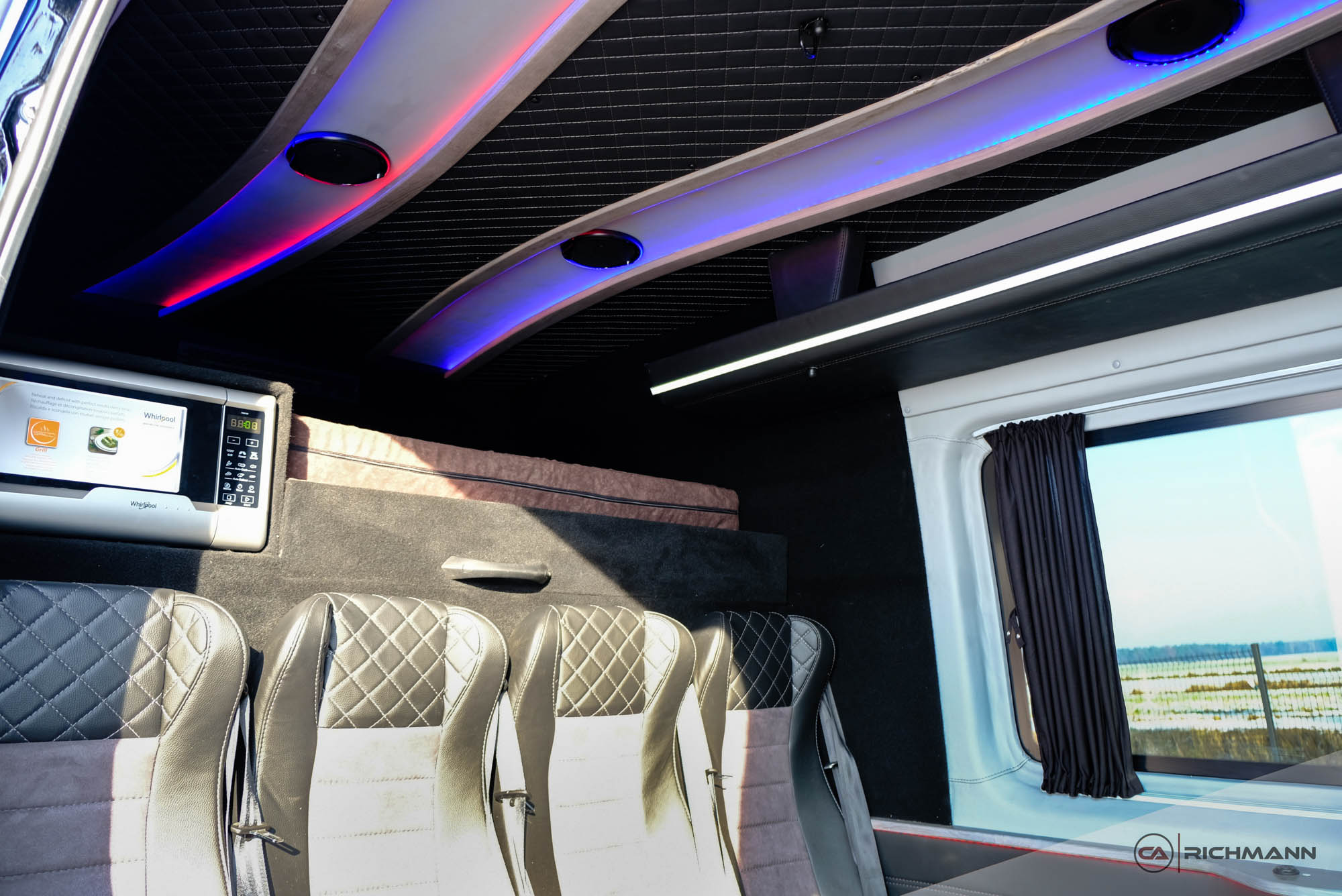 zabudowy busów vip