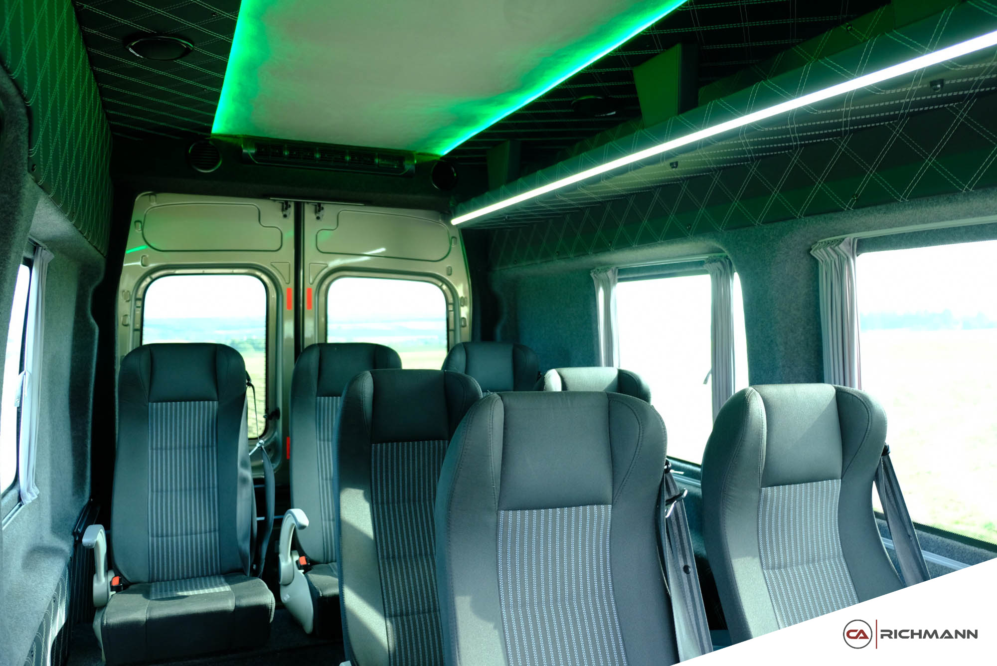 przeróbki busów na kampery