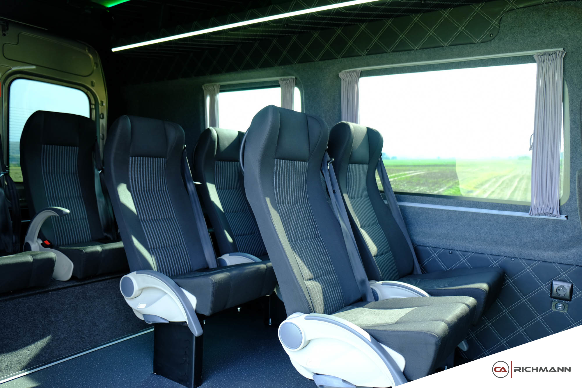 zabudowy busów vip