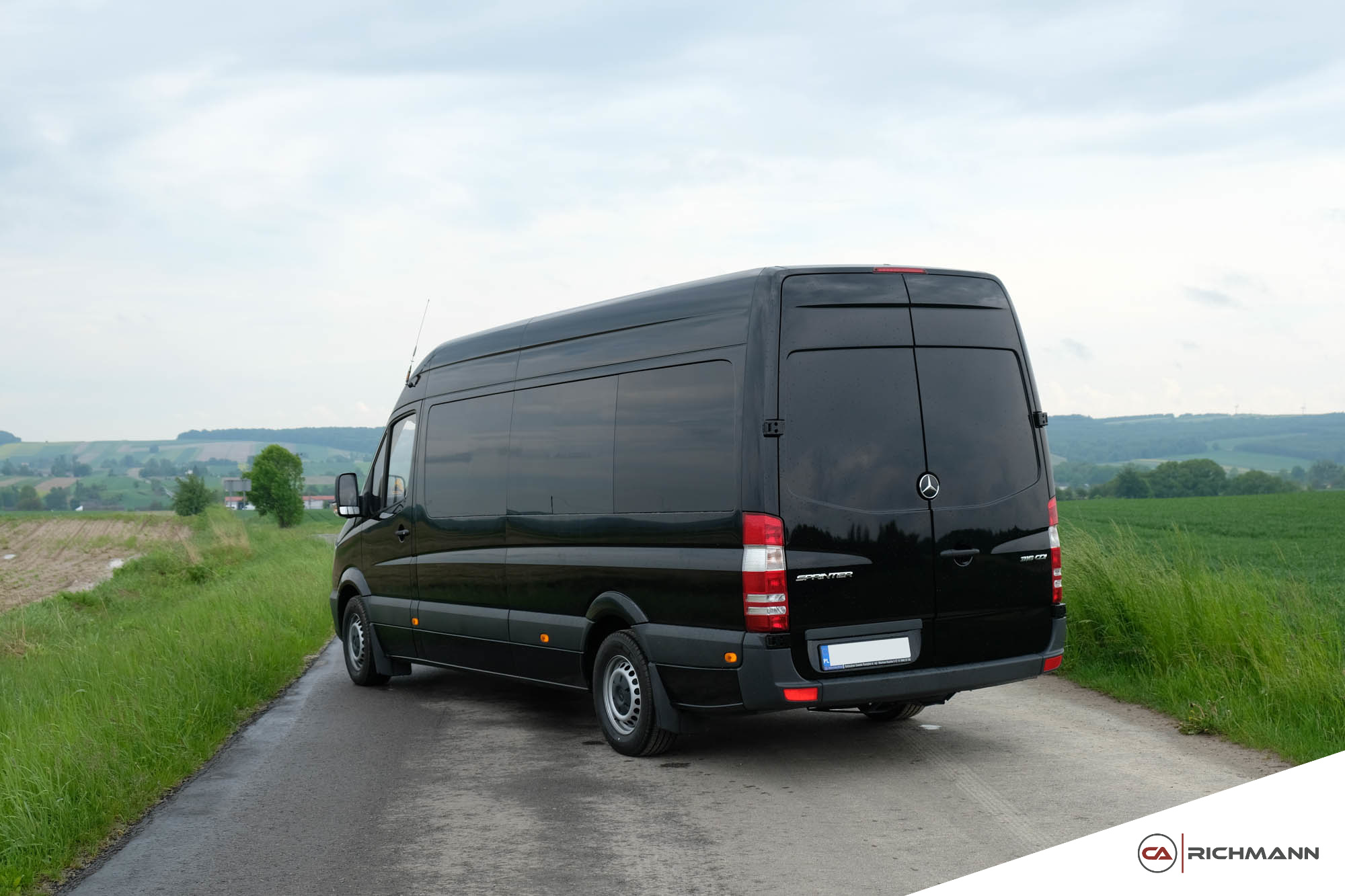 przeróbki busów na kampery