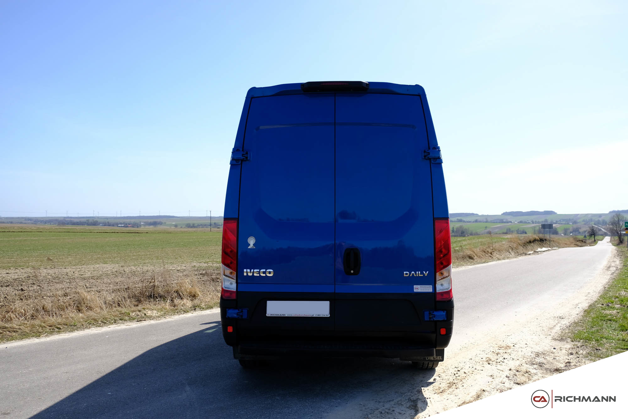 przeróbki busów na kampery