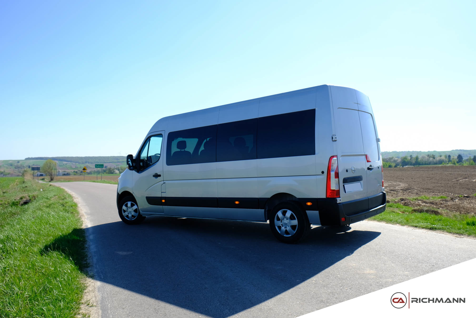 przeróbki busów na kampery