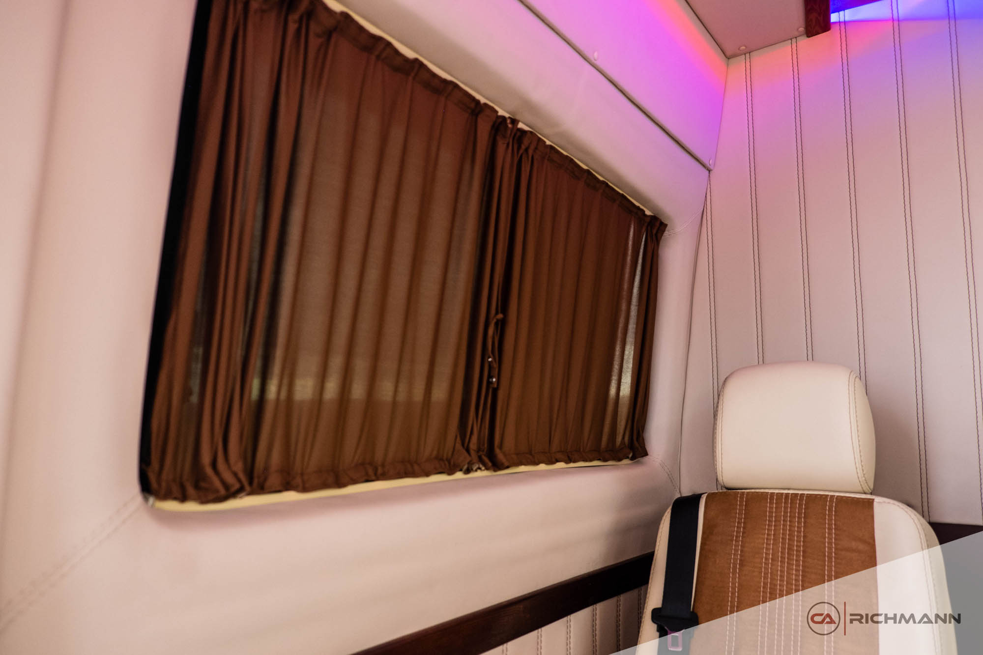 zabudowy busów vip