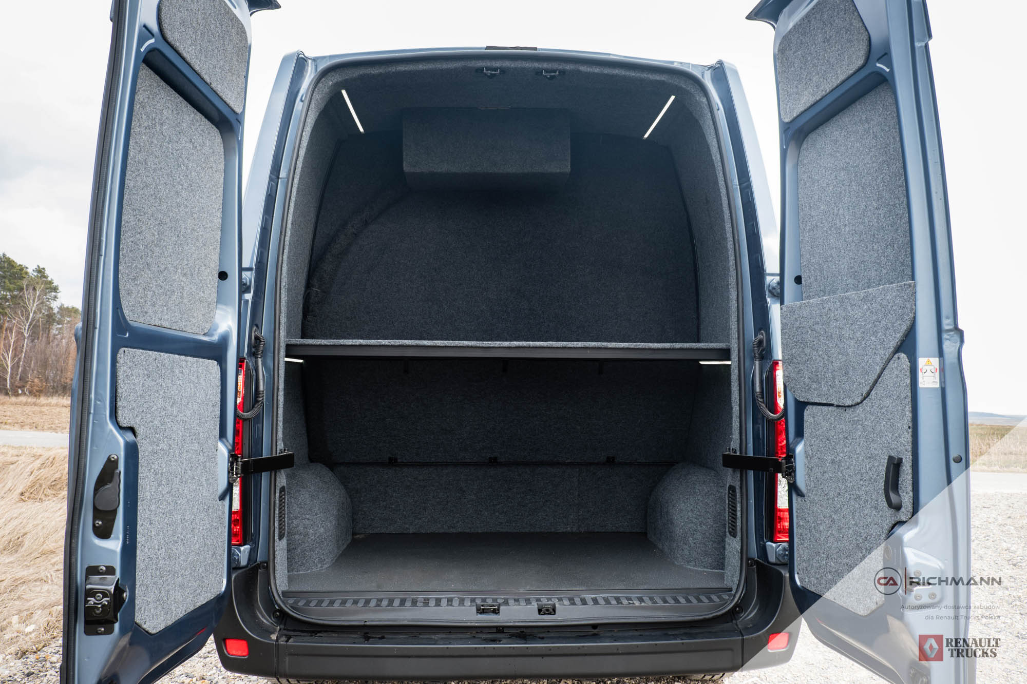 zabudowa renault master