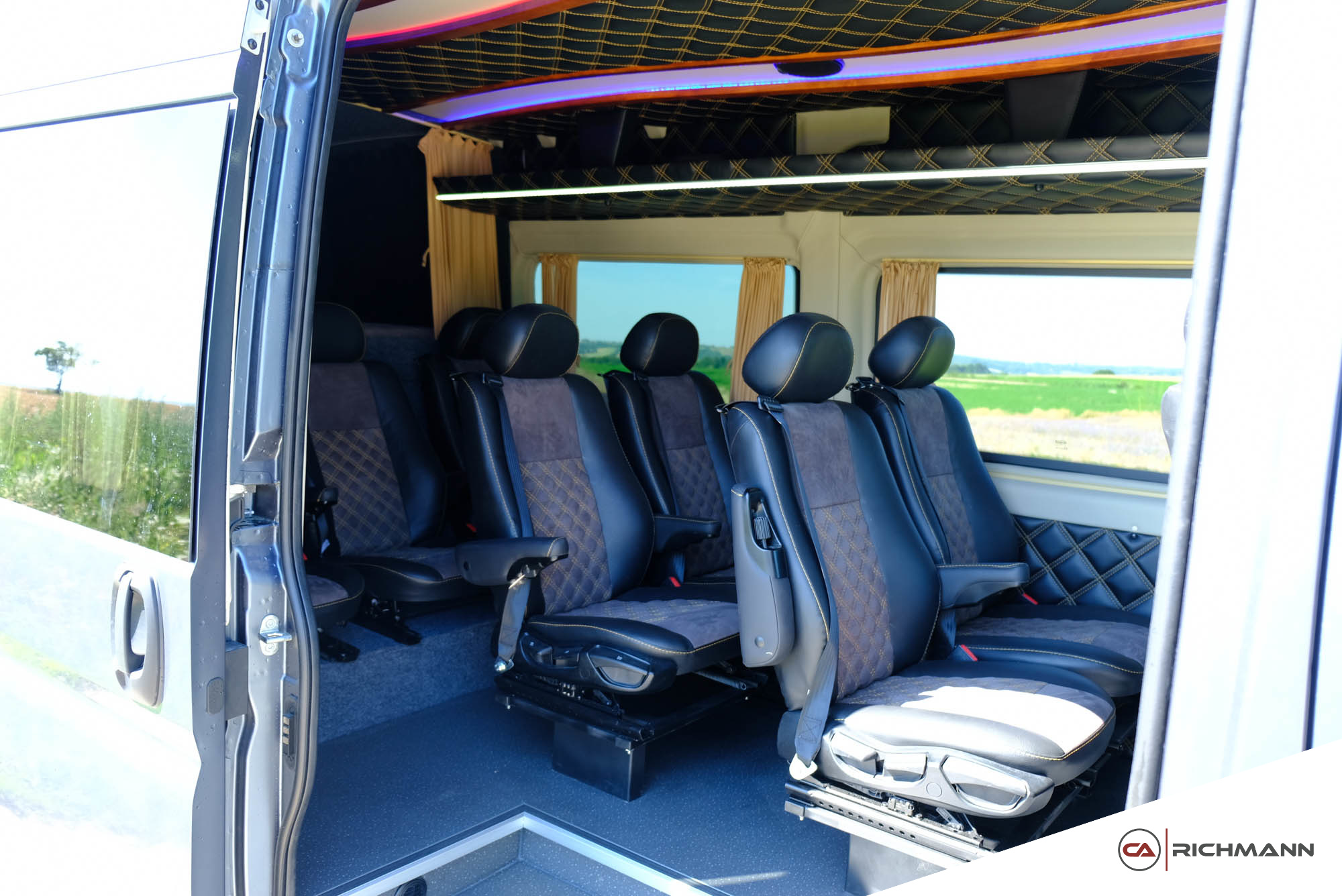 przeróbki busów na kampery