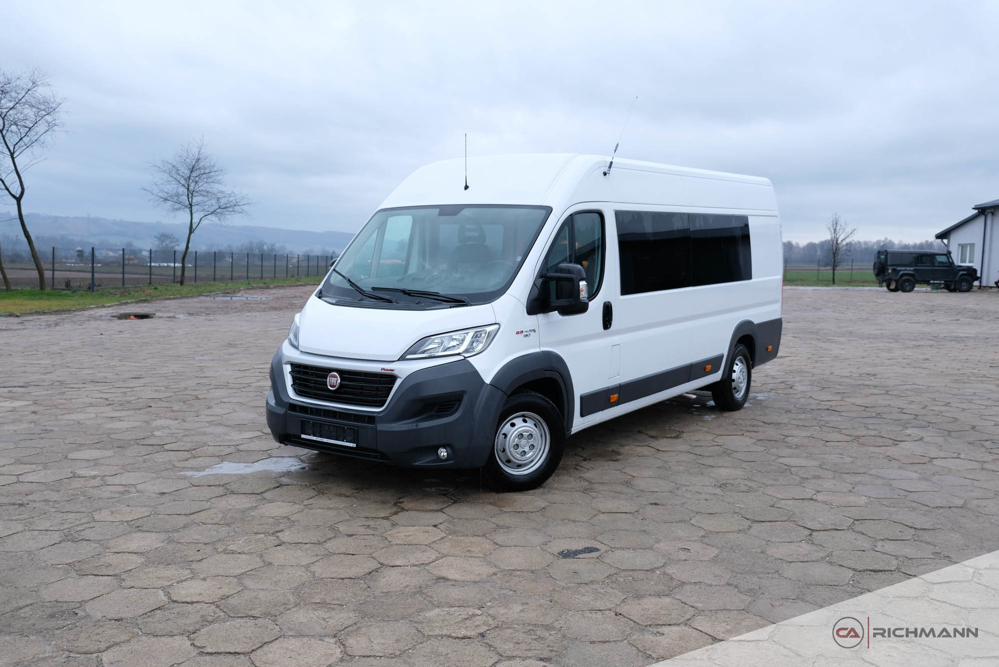 przeróbki busów na kampery