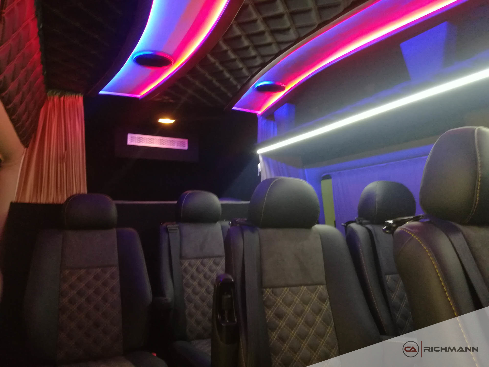 zabudowy busów vip
