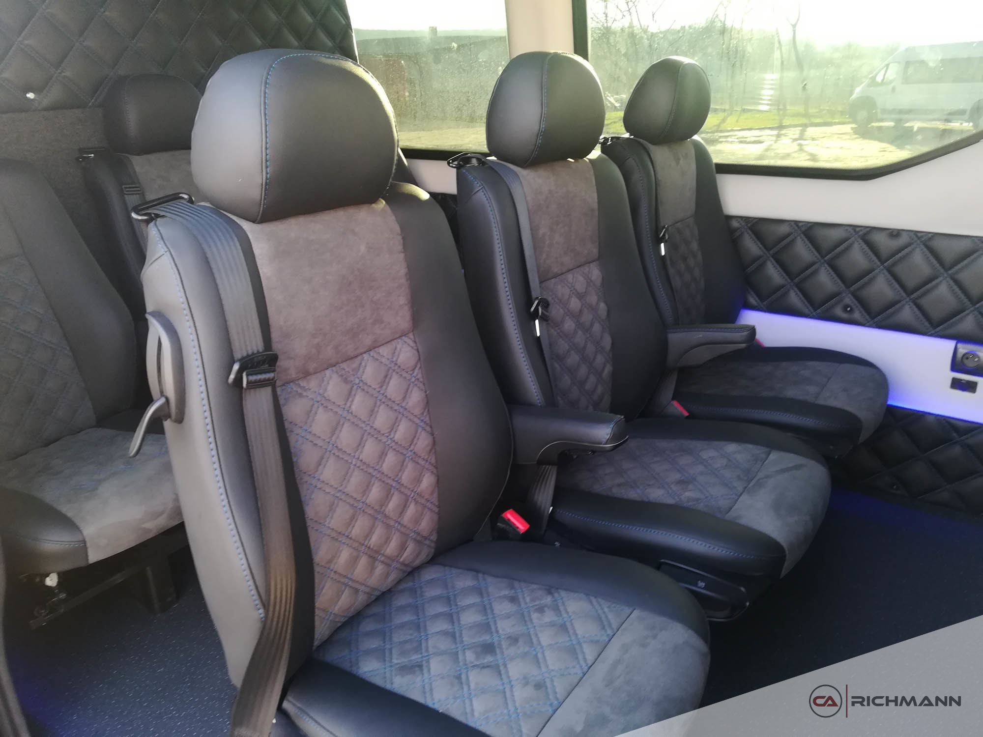 zabudowy busów vip