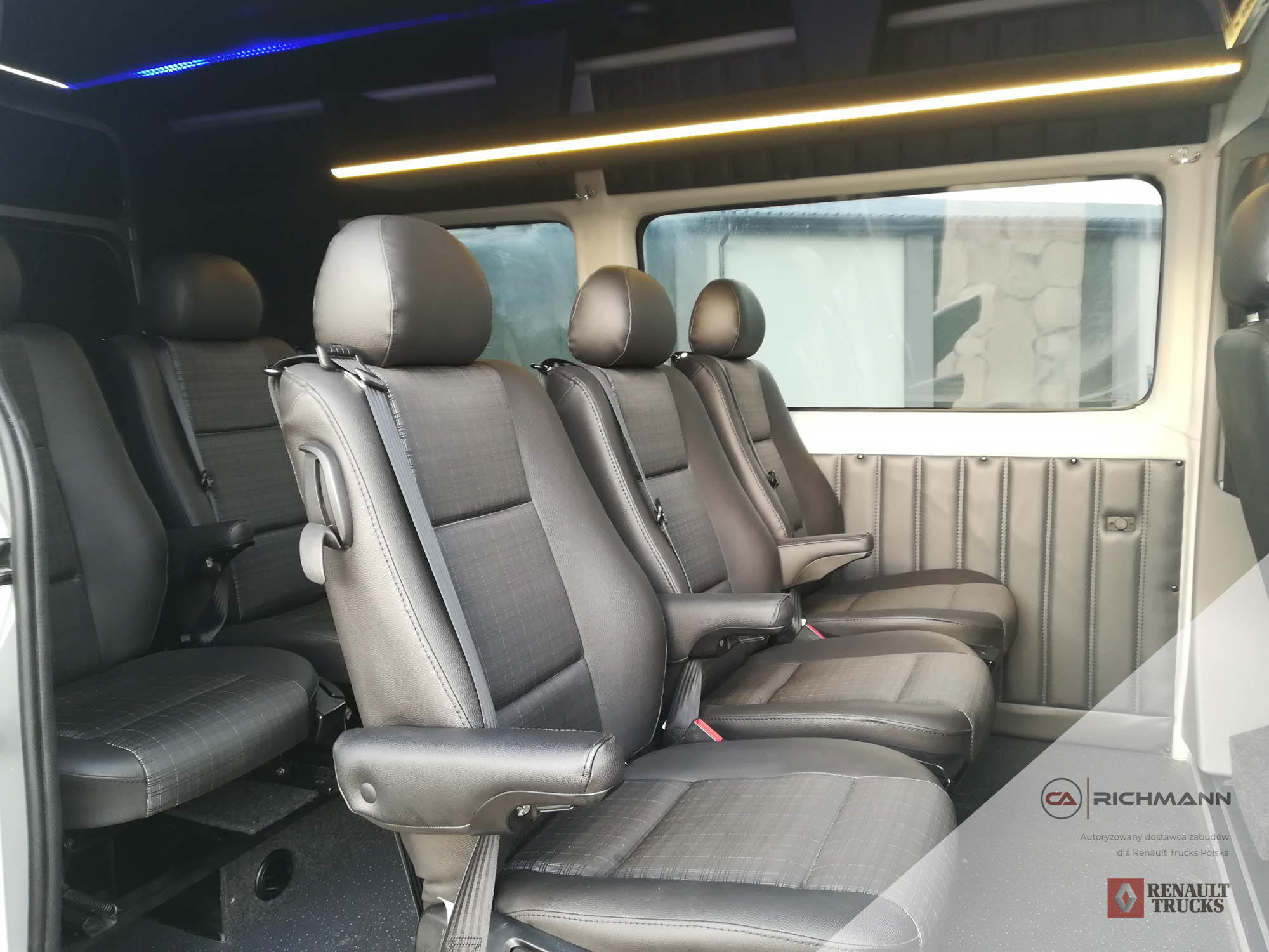 zabudowy busów vip