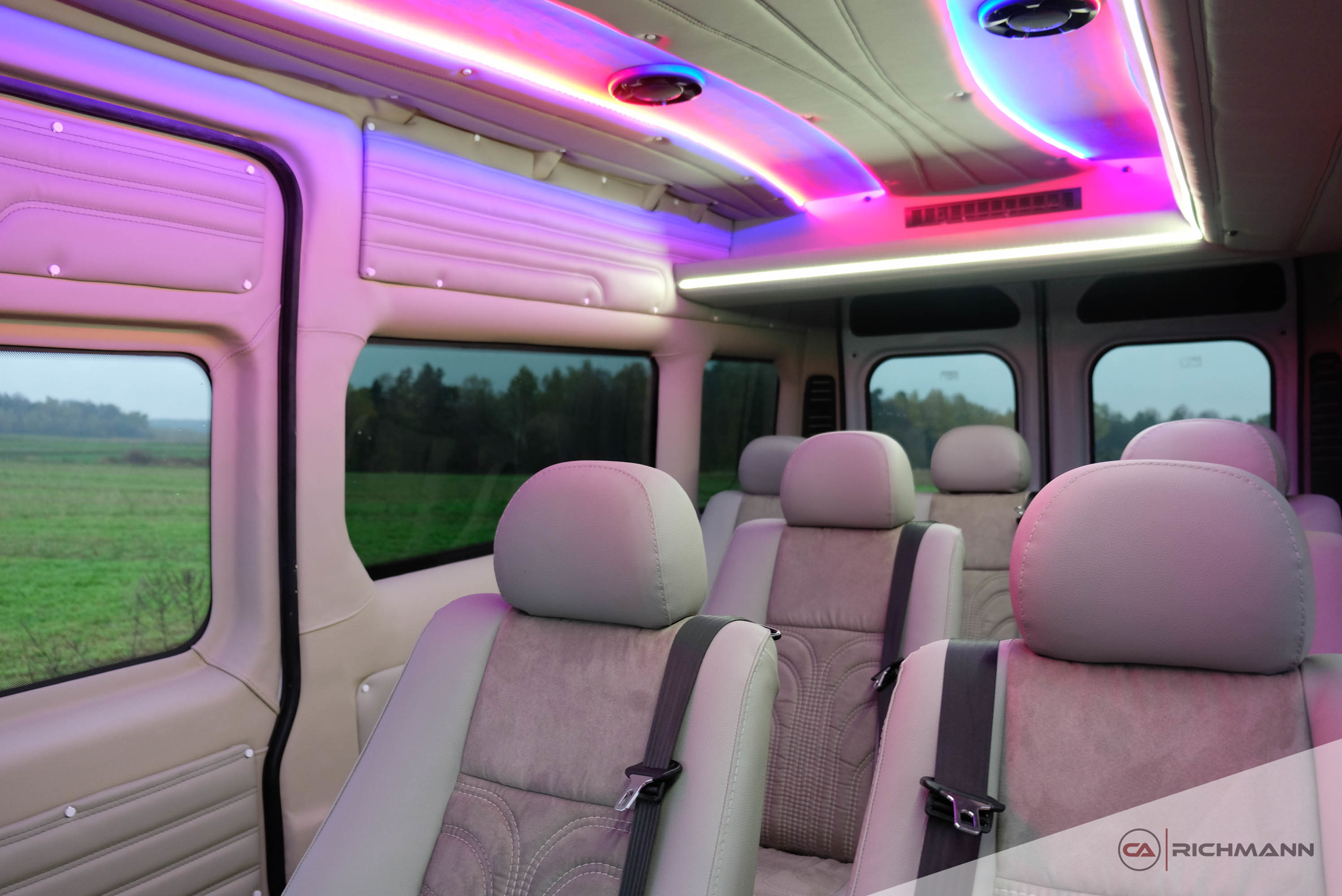zabudowy busów vip
