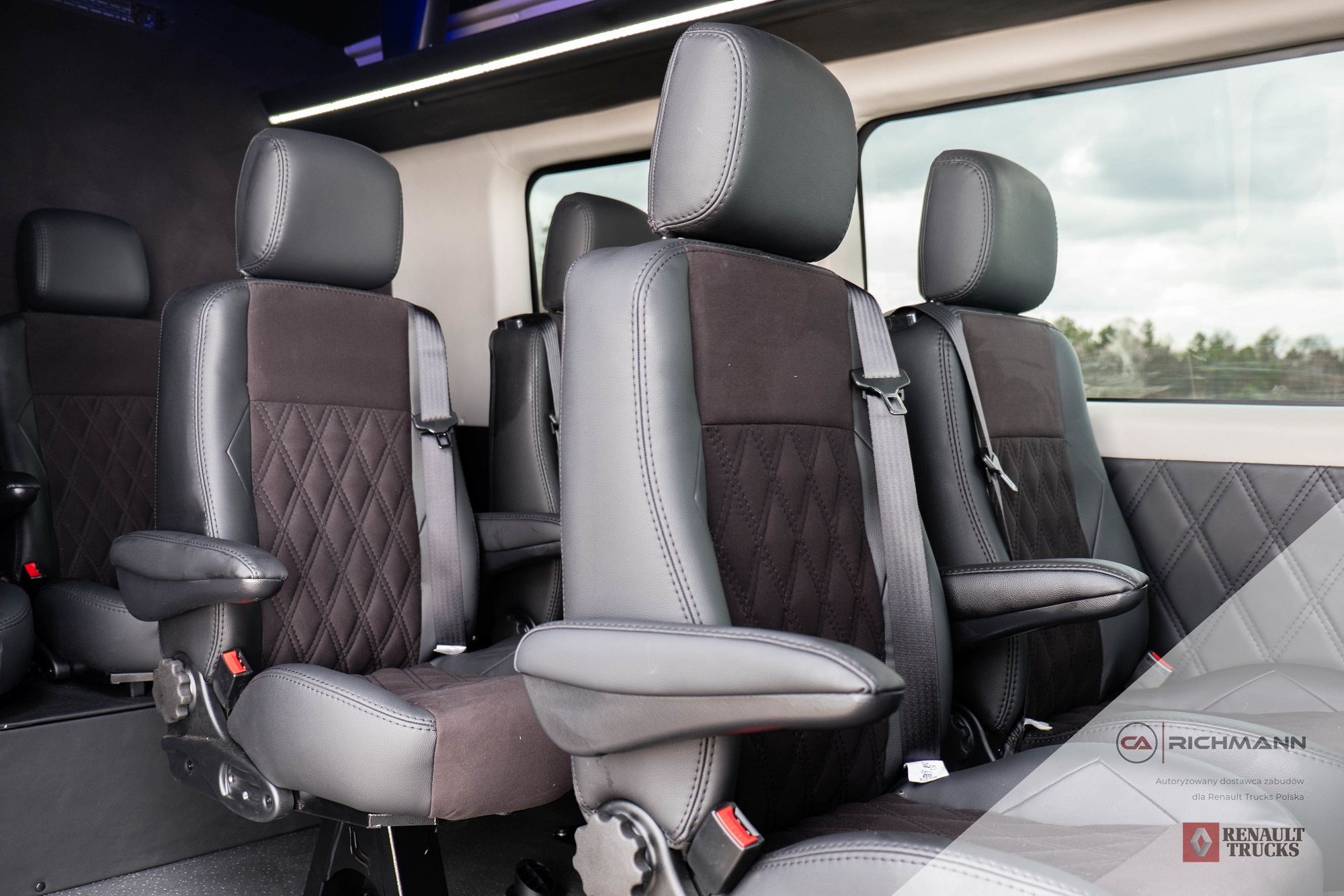 zabudowy busów vip