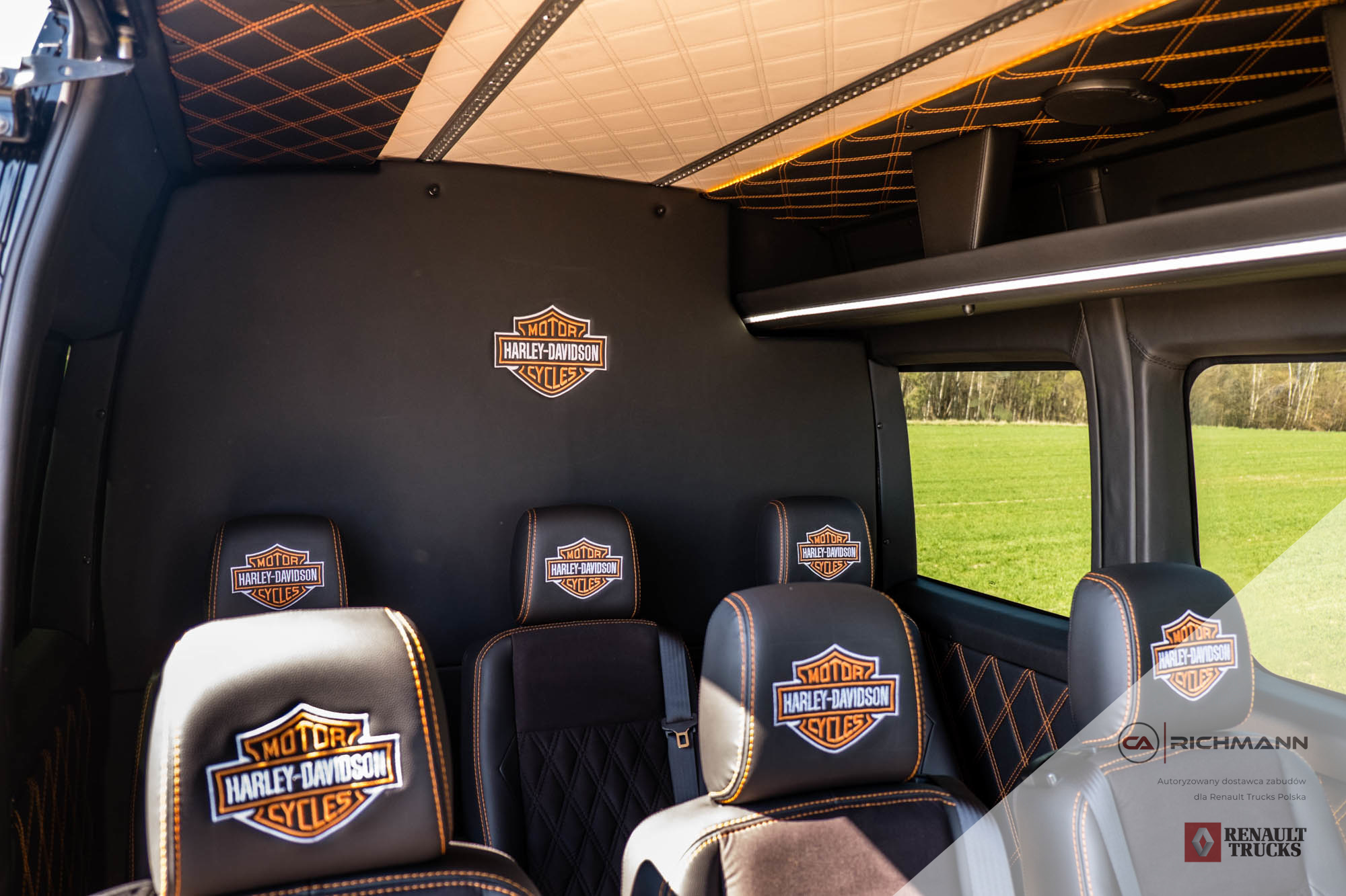 zabudowa busów vip
