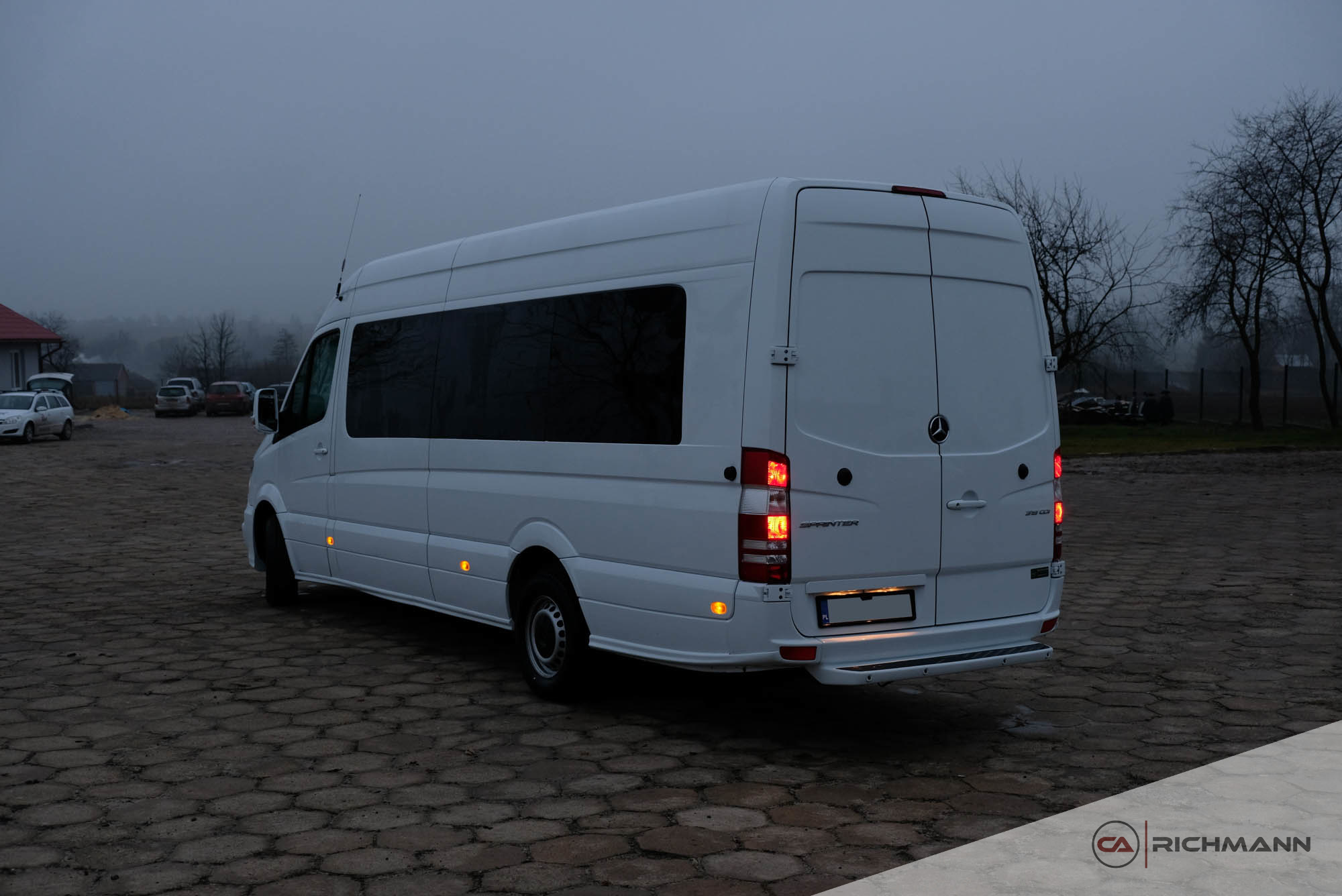 przeróbki busów na kampery