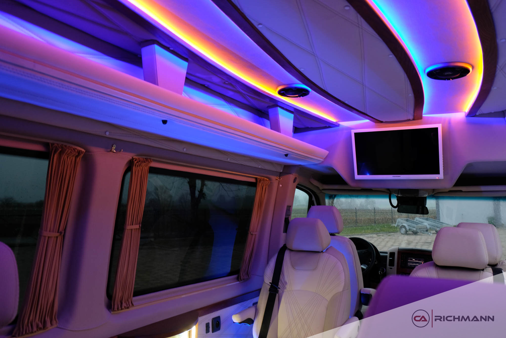 zabudowy busów vip