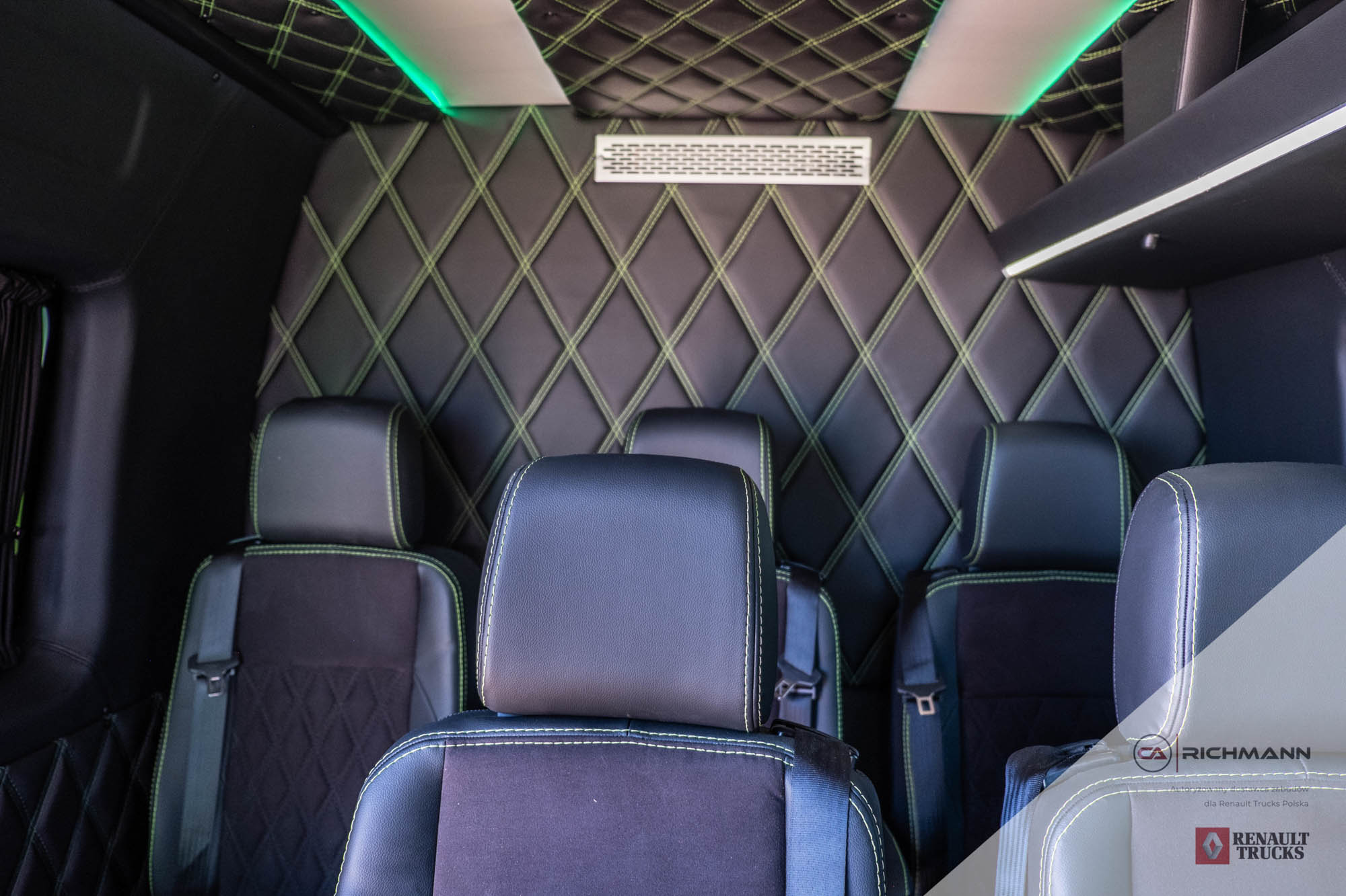 zabudowy busów vip
