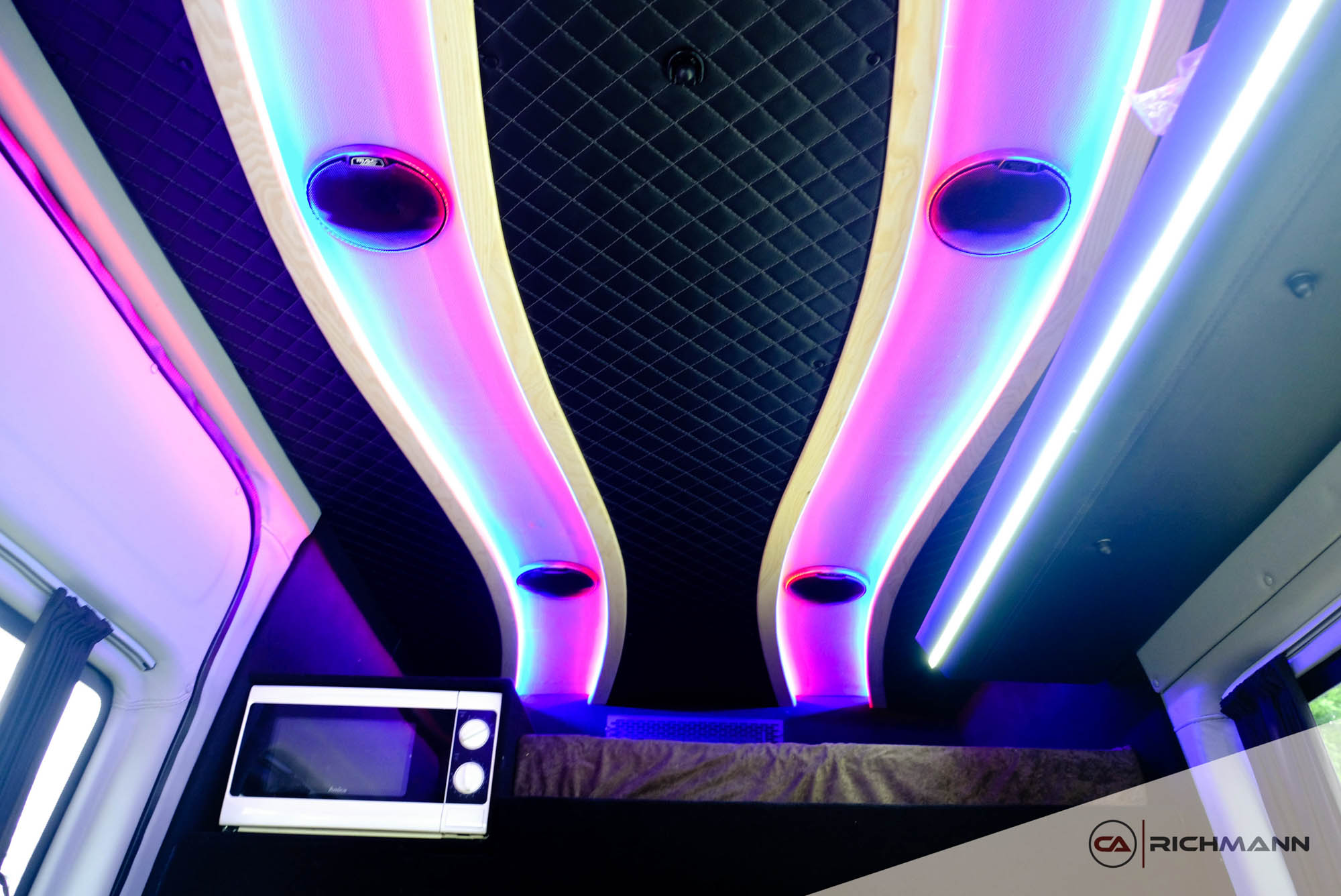 zabudowy busów vip