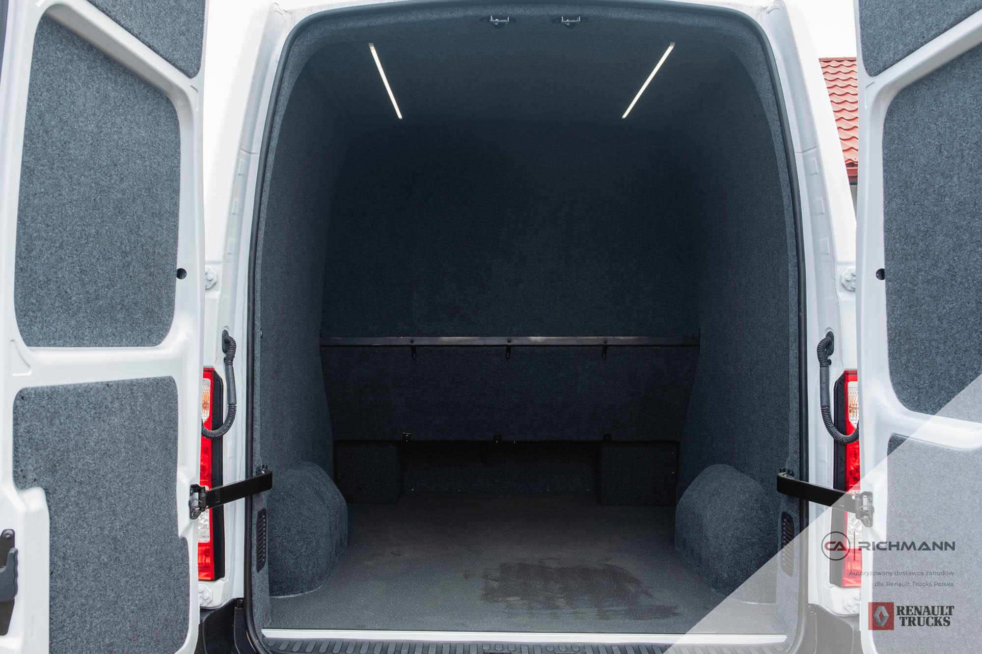 zabudowa renault master
