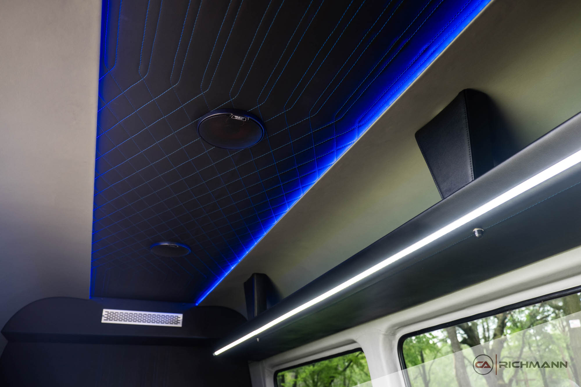 przeróbki busów na osobowe