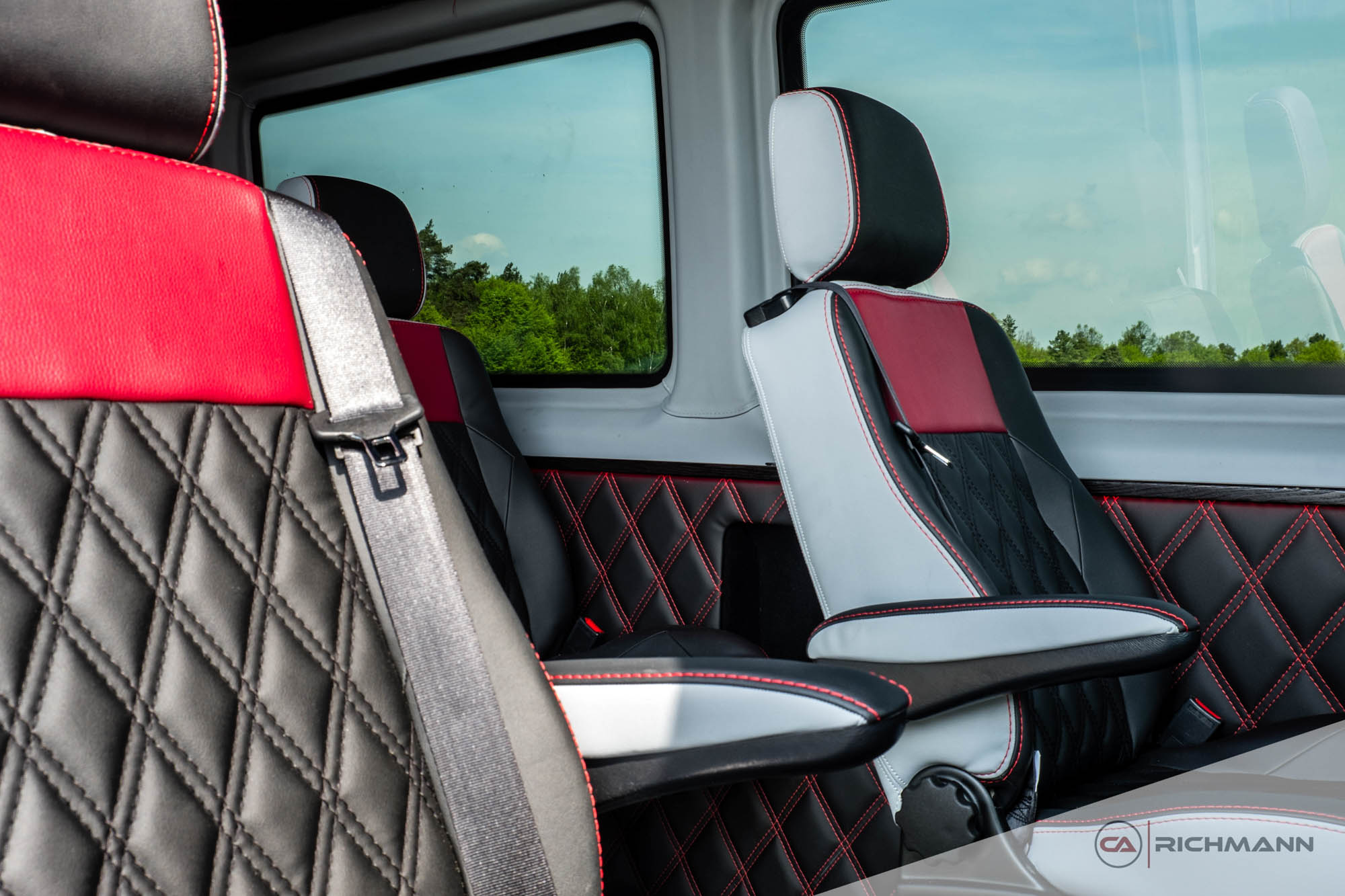 zabudowy busów vip