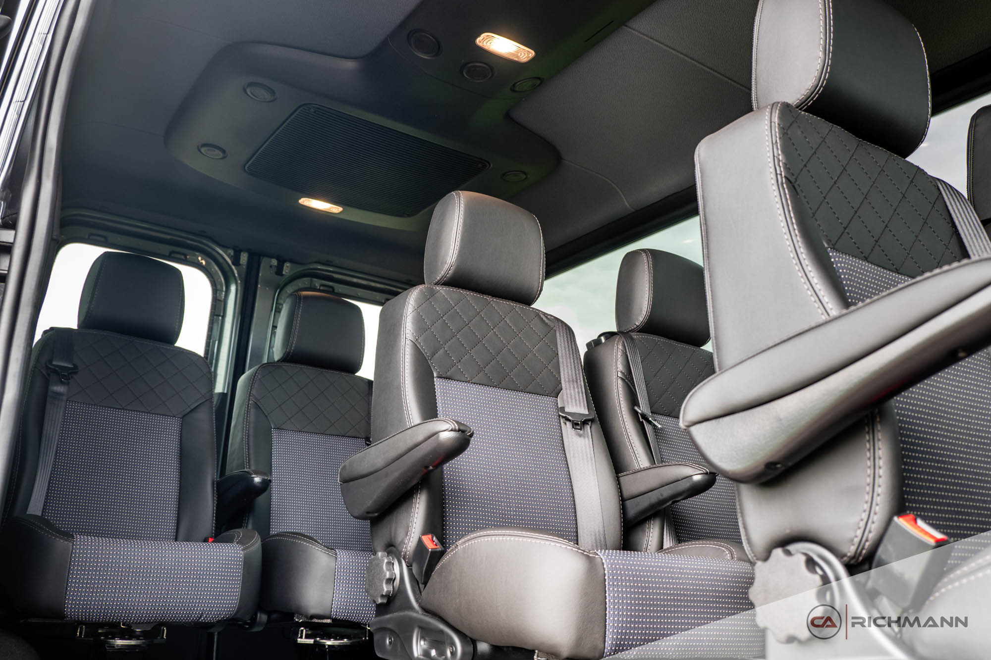 zabudowy busów vip