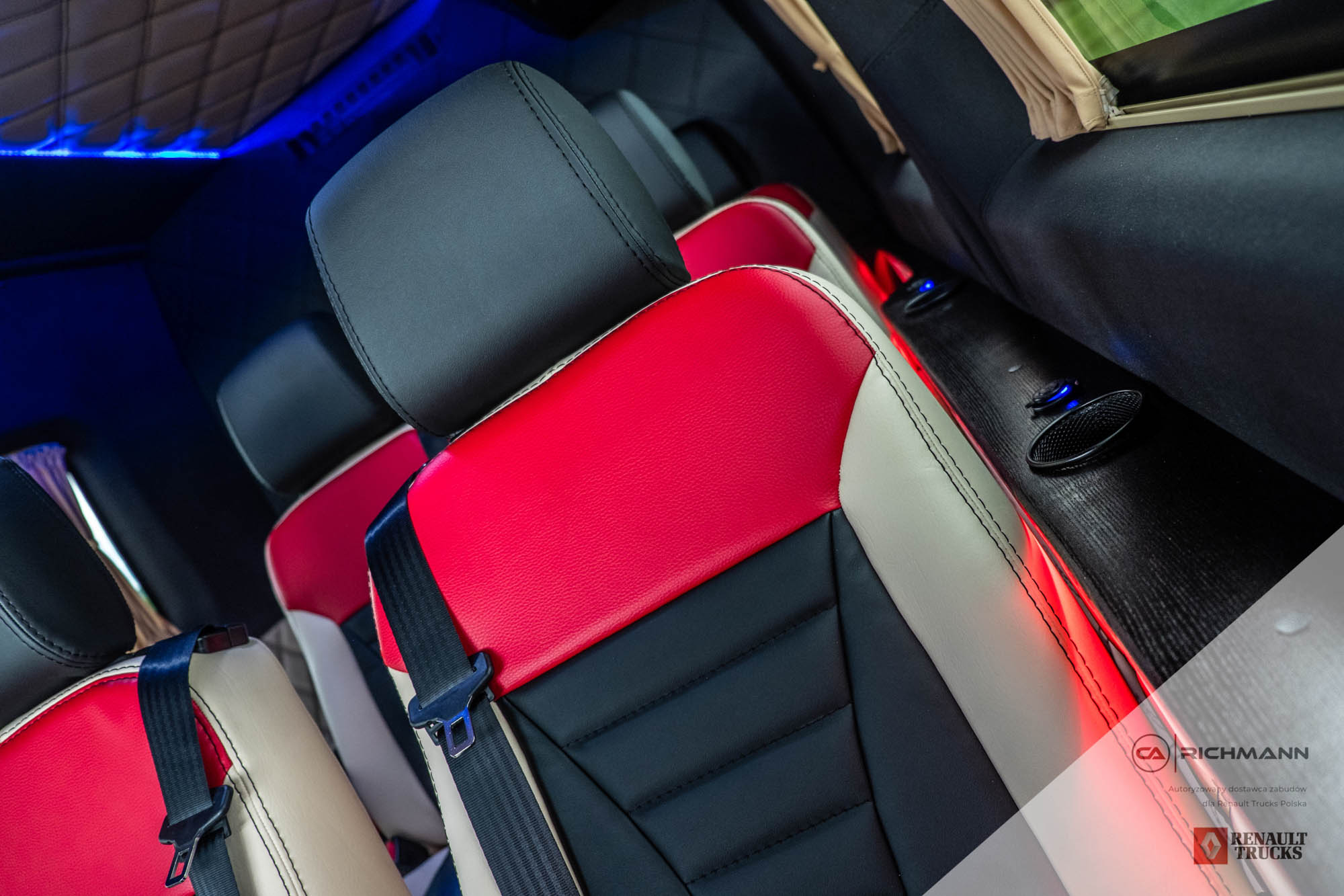 zabudowy busów vip