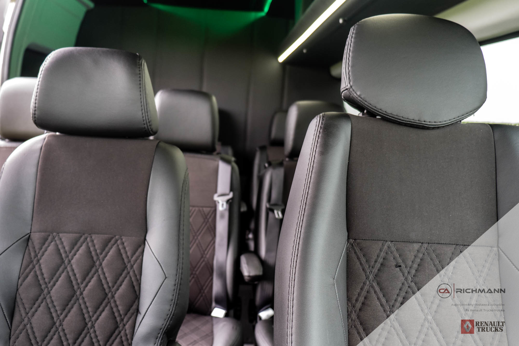 zabudowy busów vip
