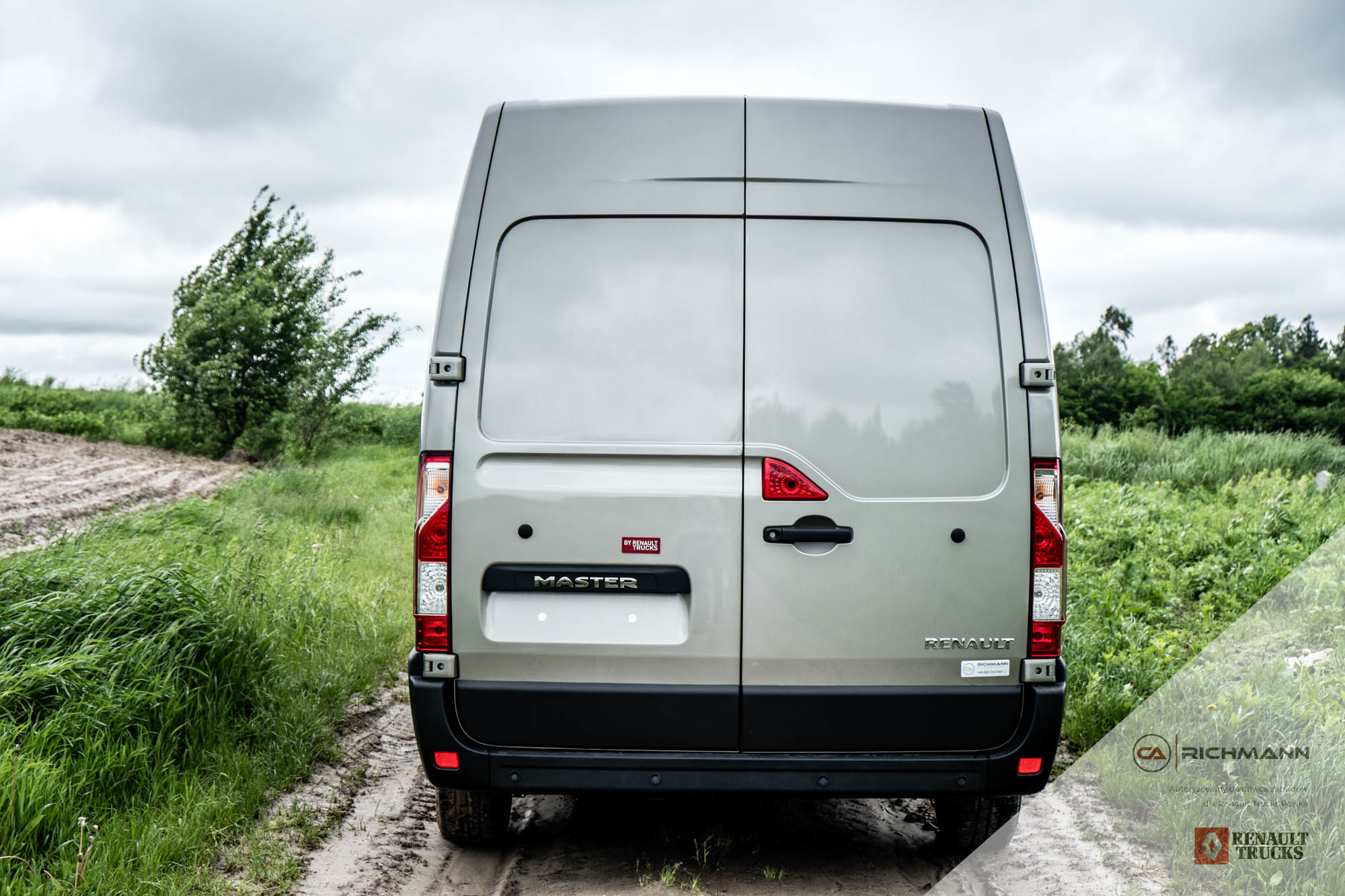 zabudowa busa na kamper