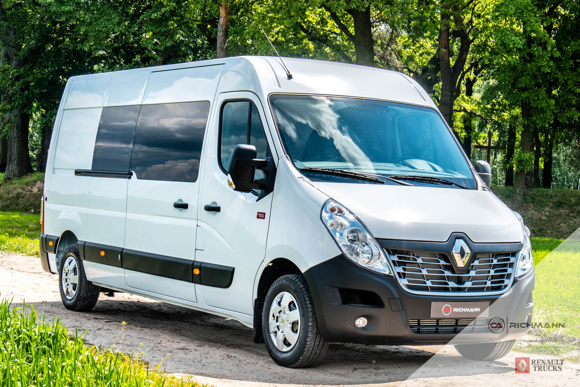 przeróbki busów na kampery