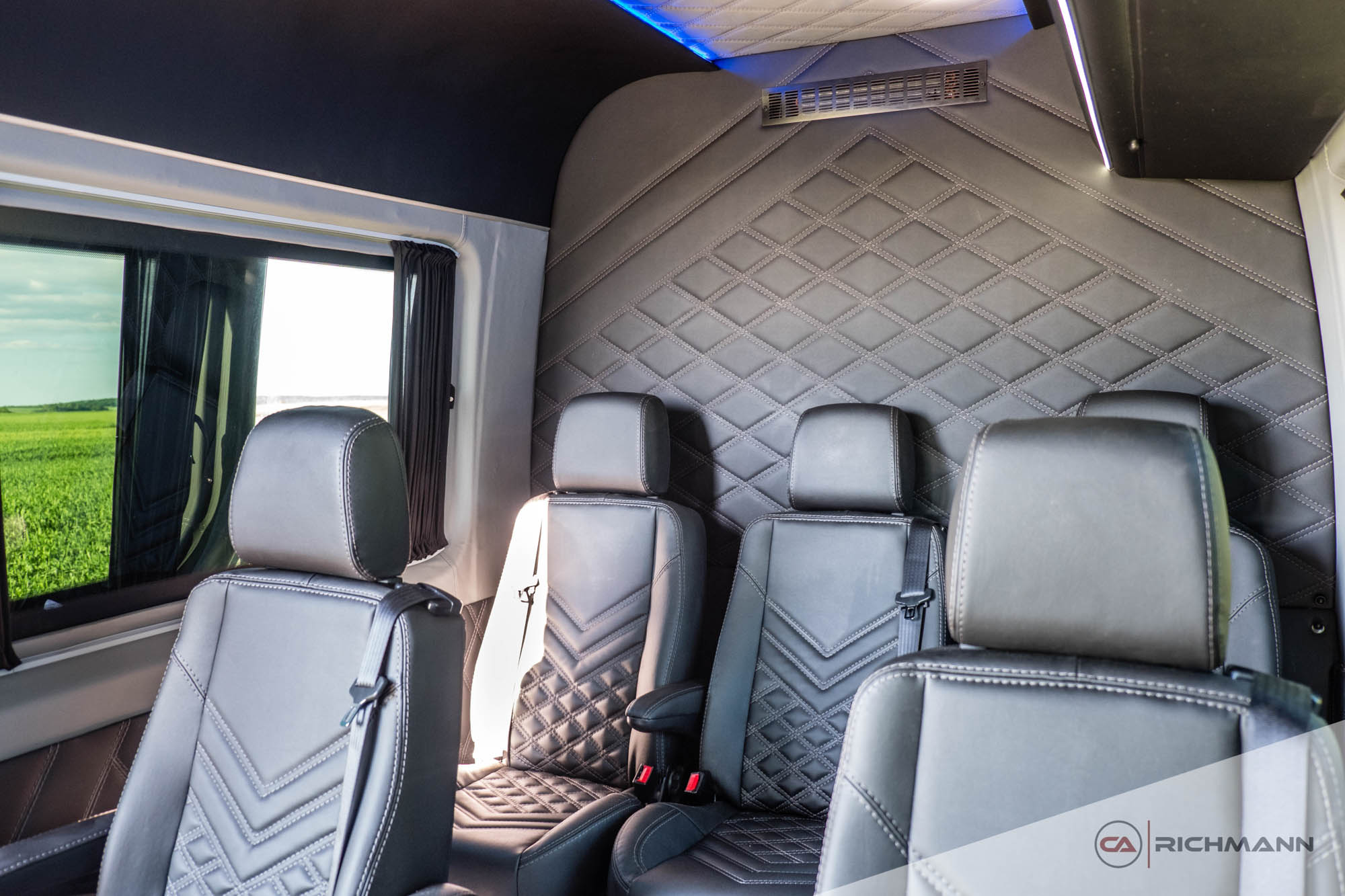 zabudowy busów vip