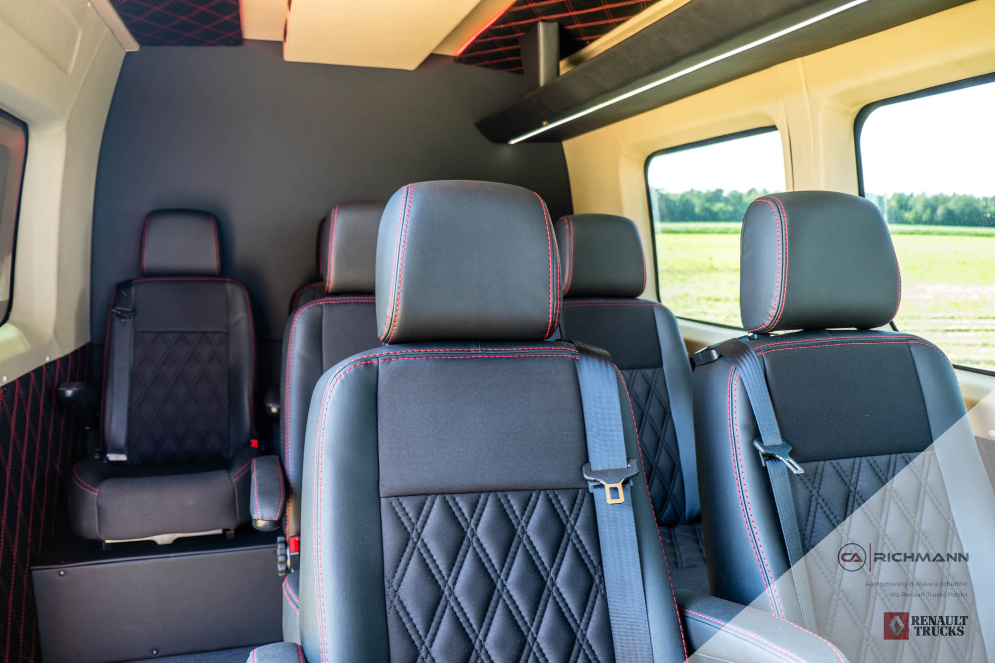 zabudowy busów vip