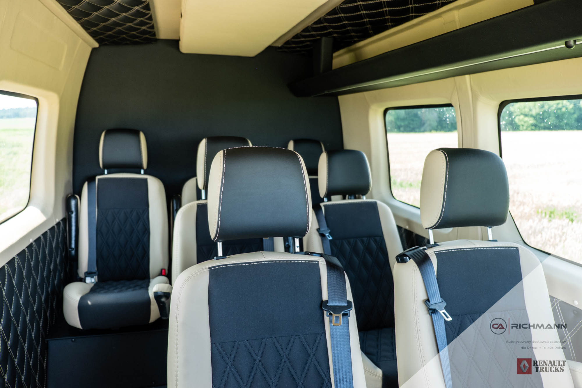 zabudowy busów vip