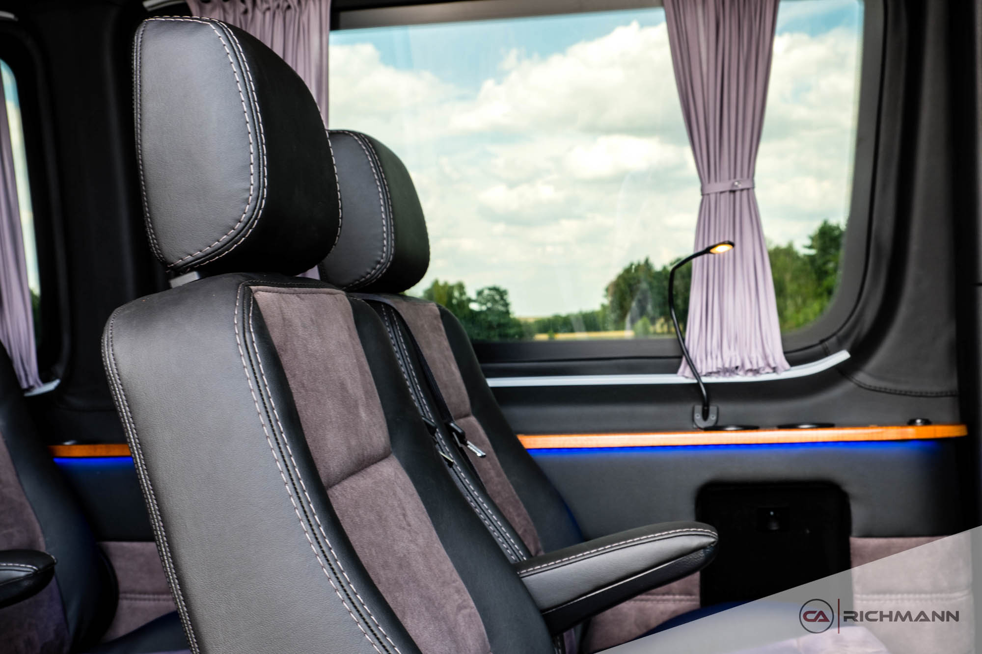 zabudowy busów vip