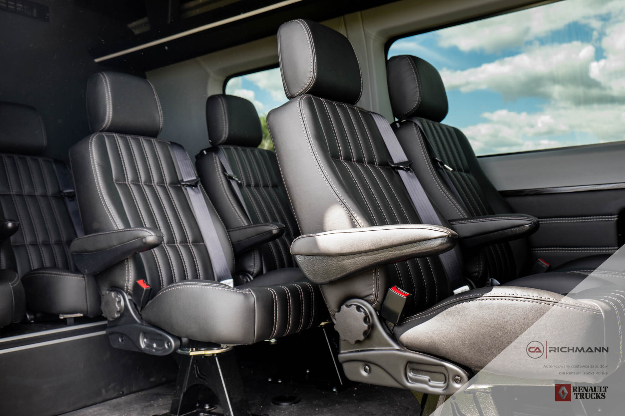 zabudowy busów vip