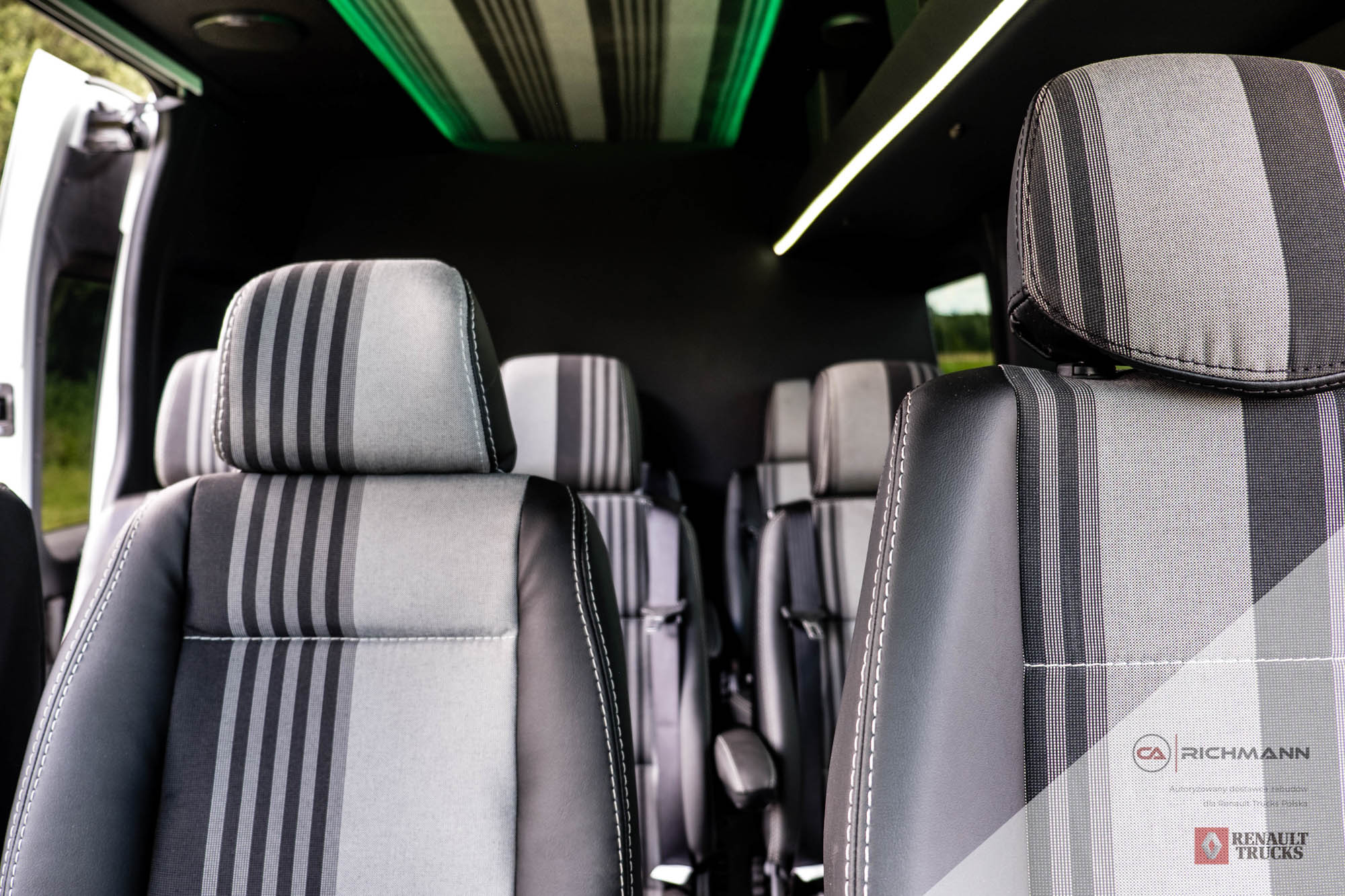 zabudowy busów vip