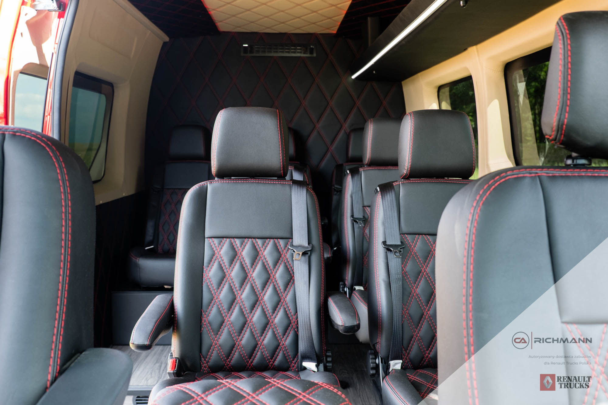 zabudowy busów vip