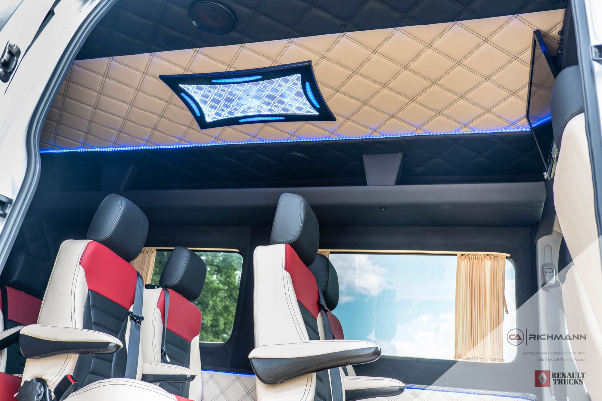 zabudowy busów vip