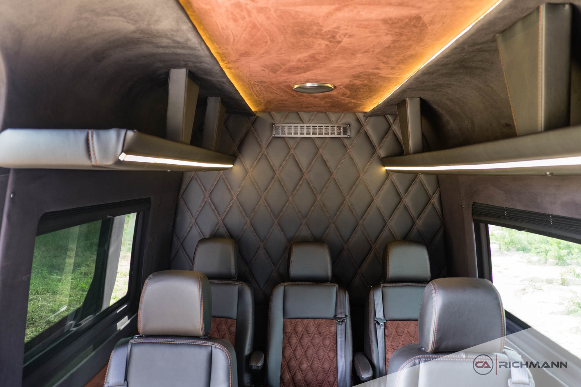 zabudowy busów vip