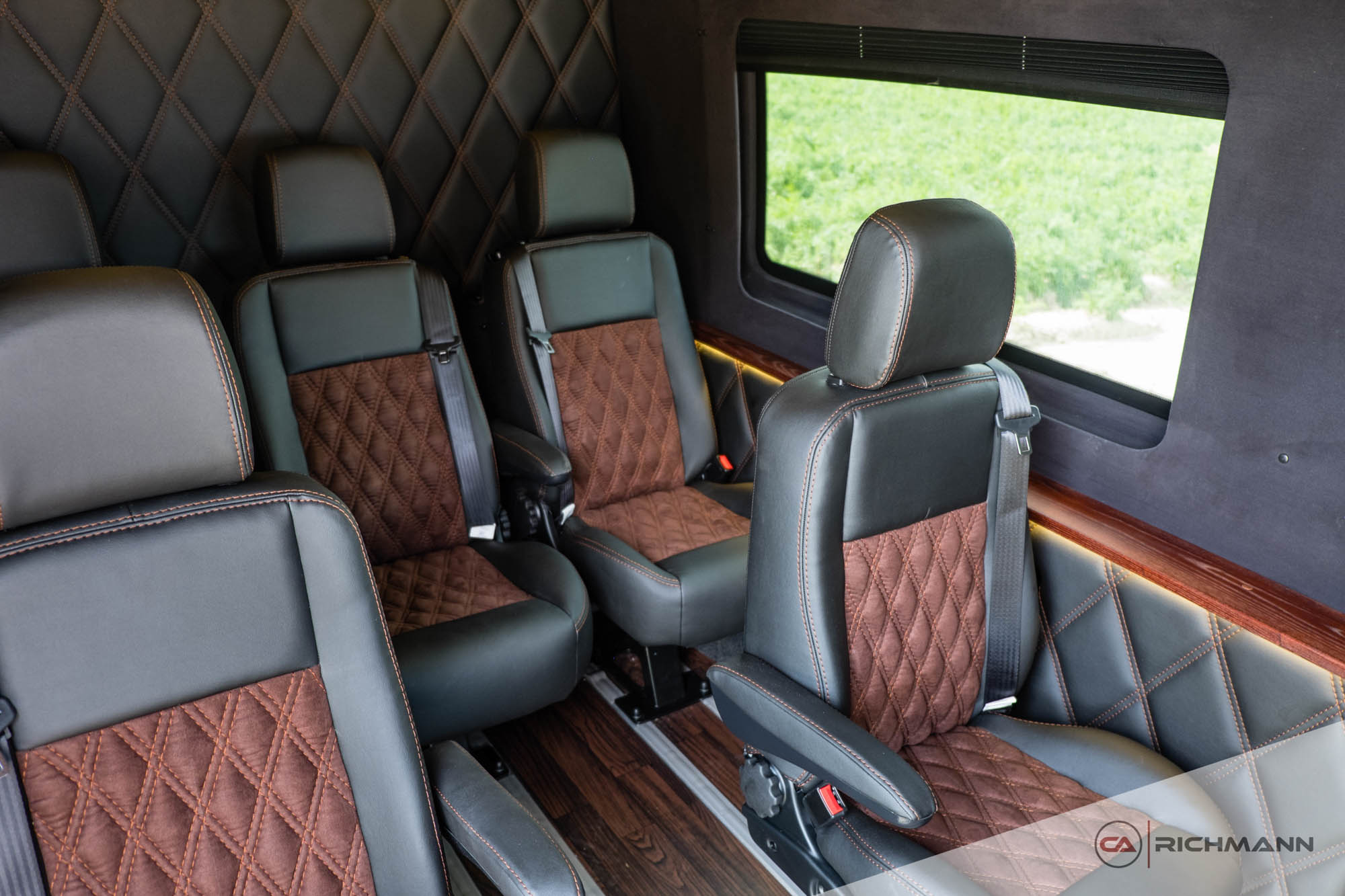 zabudowy busów vip