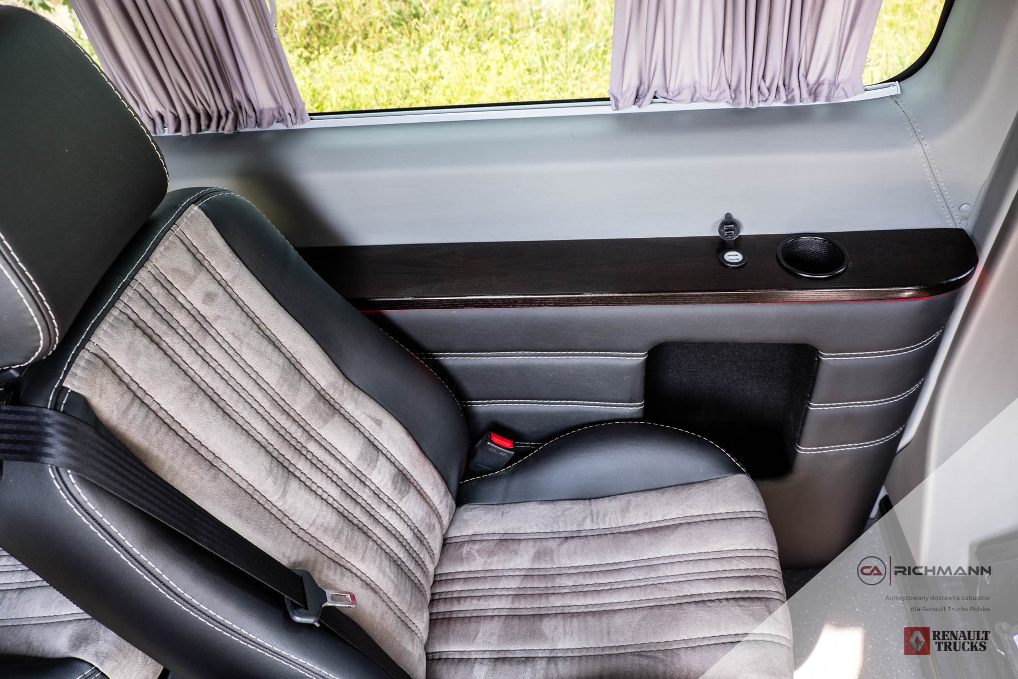 przeróbki busów na kampery