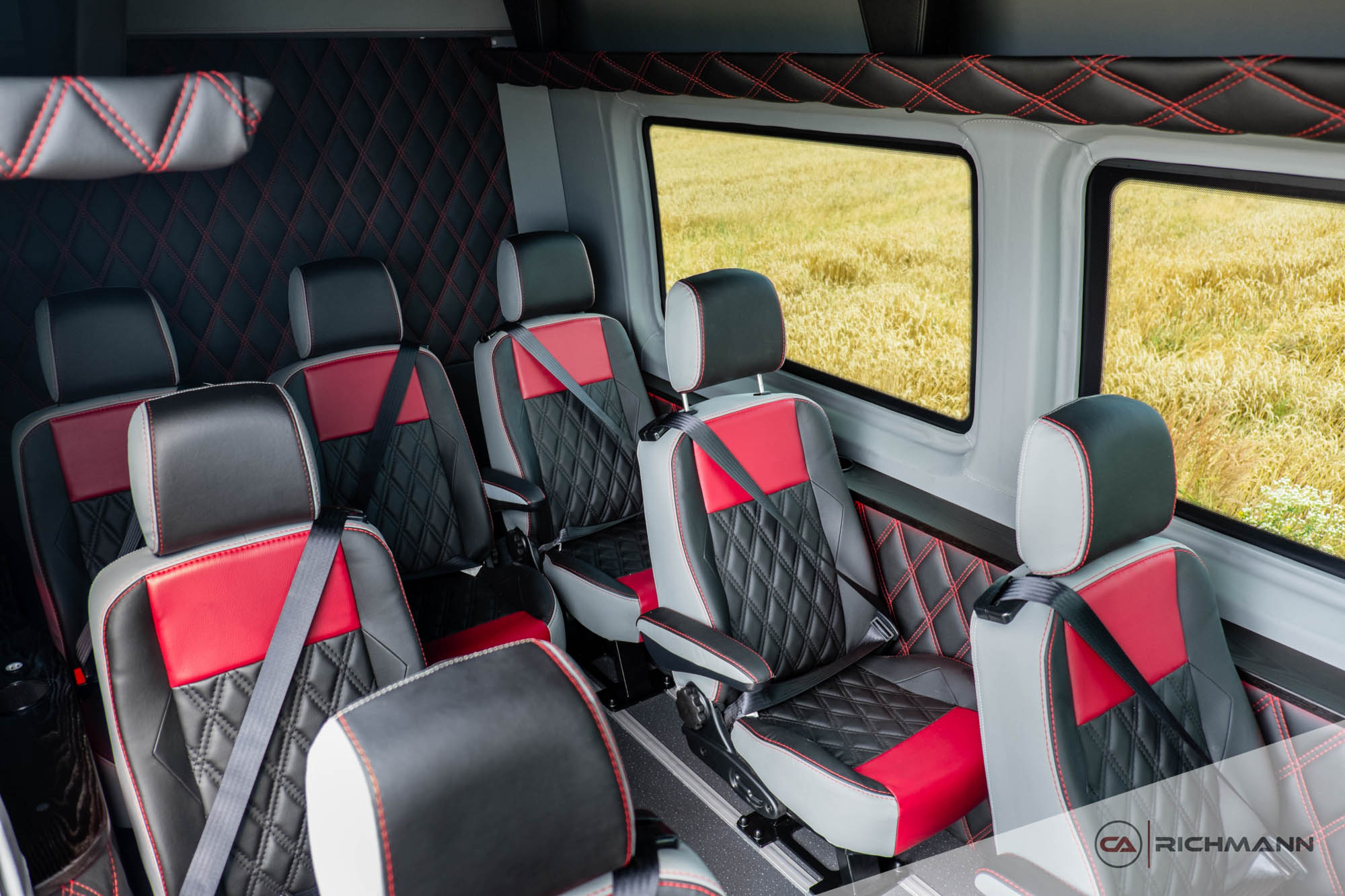 zabudowy busów vip