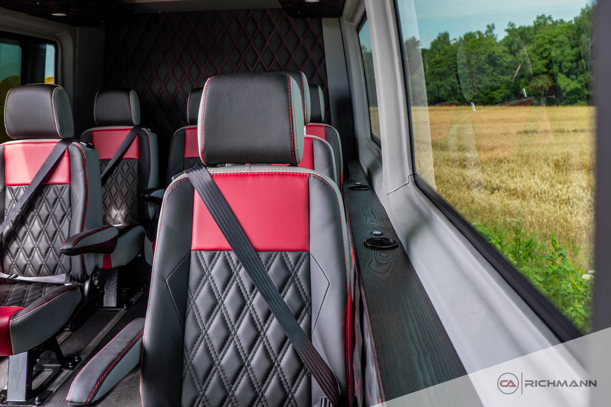 zabudowy busów vip