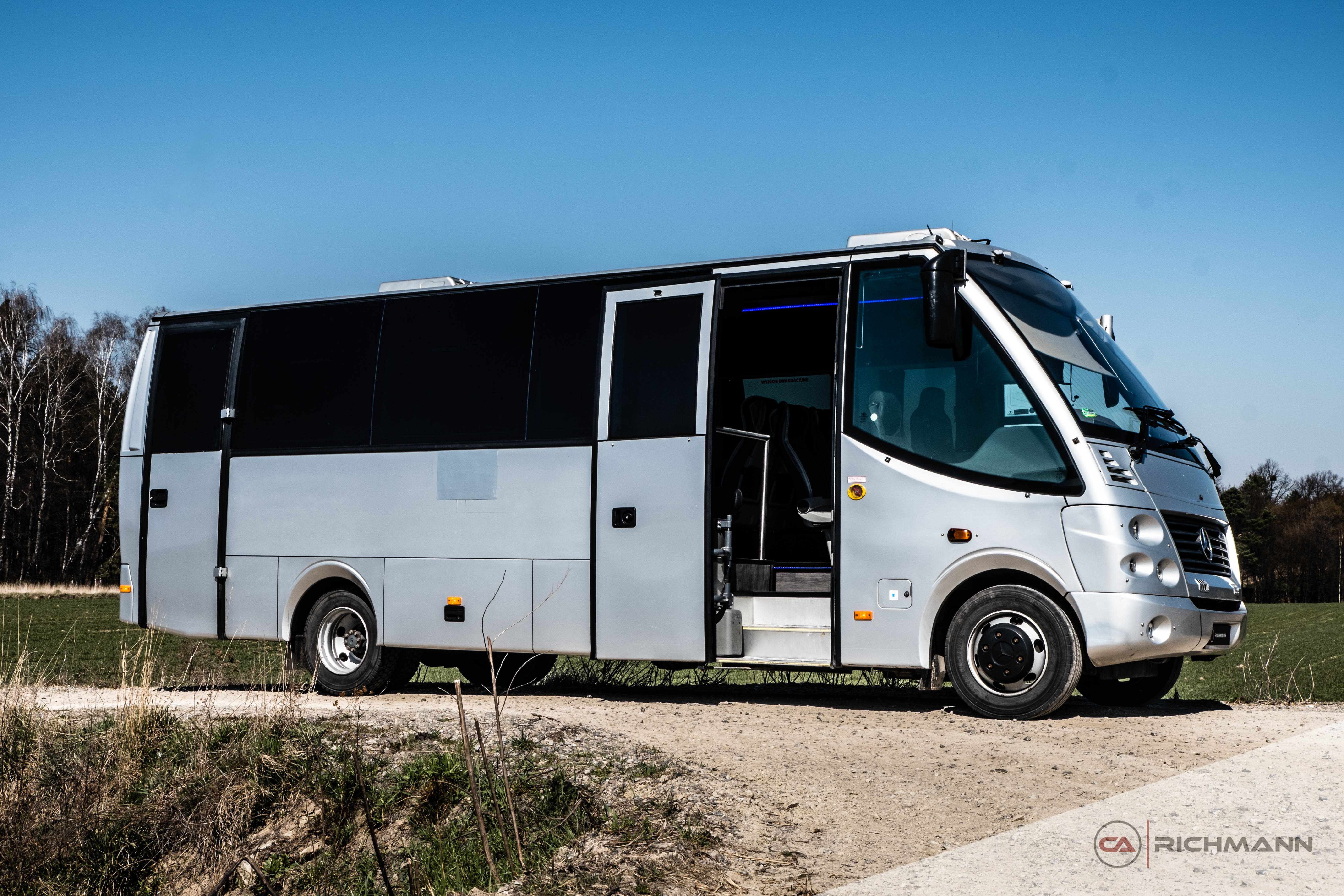 zabudowa autobusu